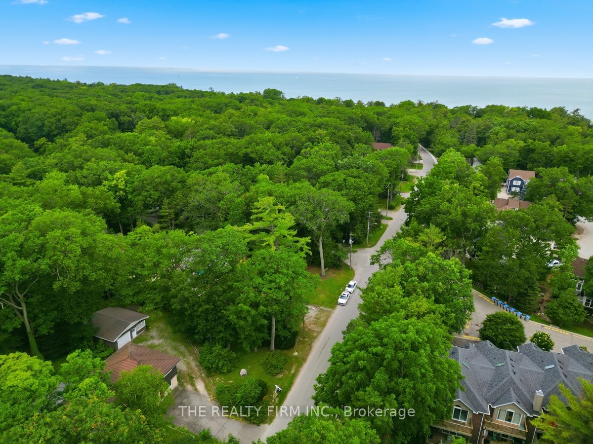 48 Lake Road, Lambton Shores, ON N0M 1T0 photo 2
