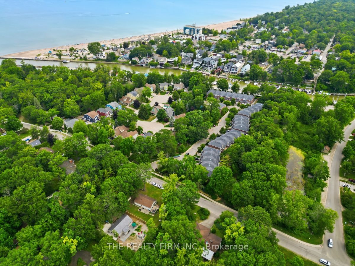 48 Lake Road, Lambton Shores, ON N0M 1T0 photo 4