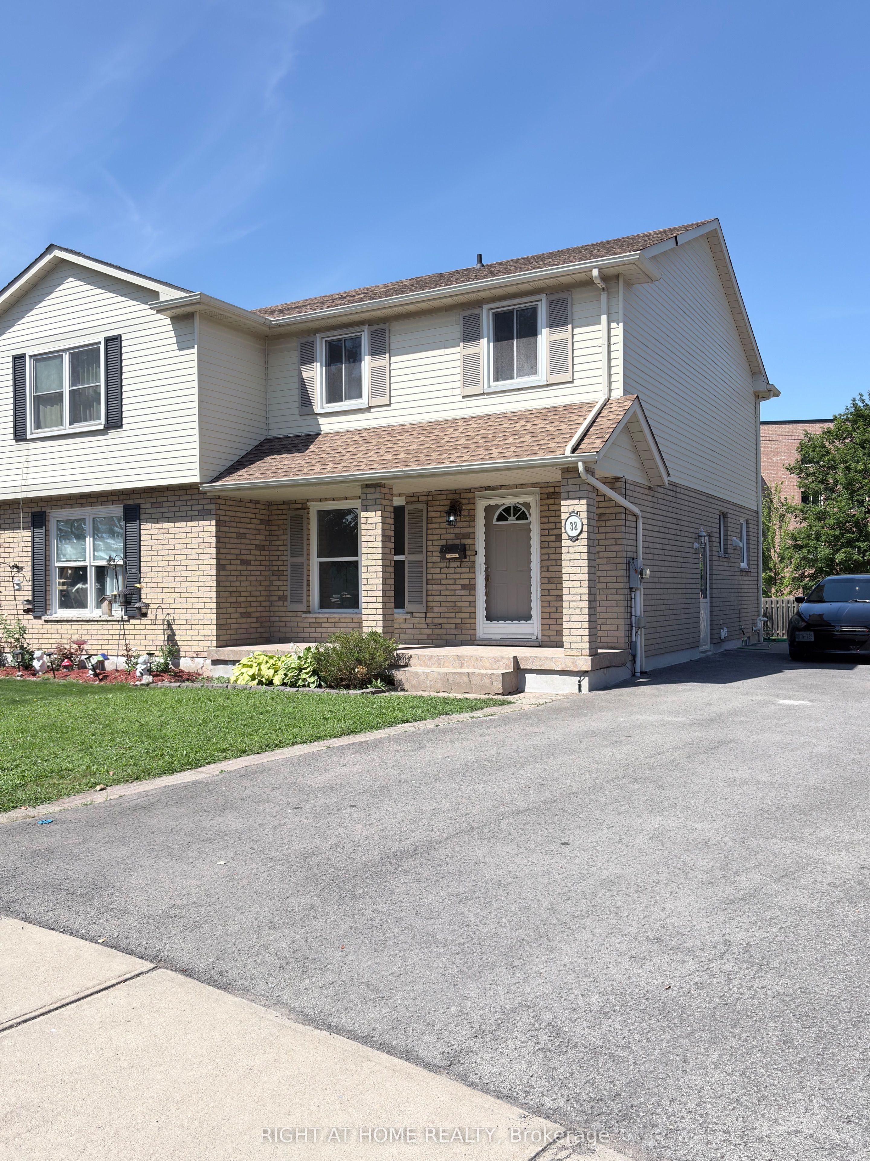 32 VINTAGE Crescent Main Floor, St. Catharines, ON L2S 3C3 photo 2