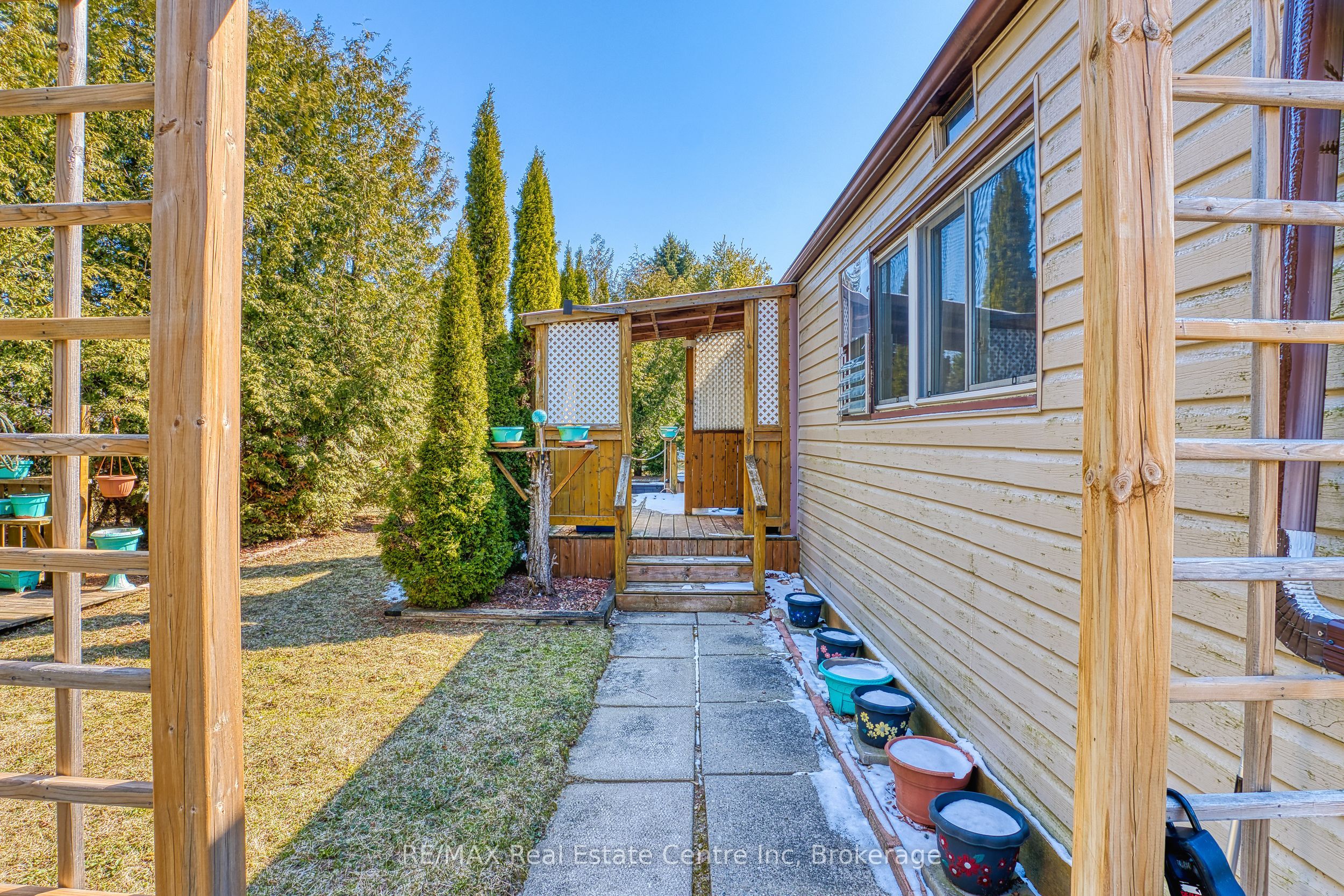 54 First Avenue, Wellington North, ON N0G 1A0 photo 2
