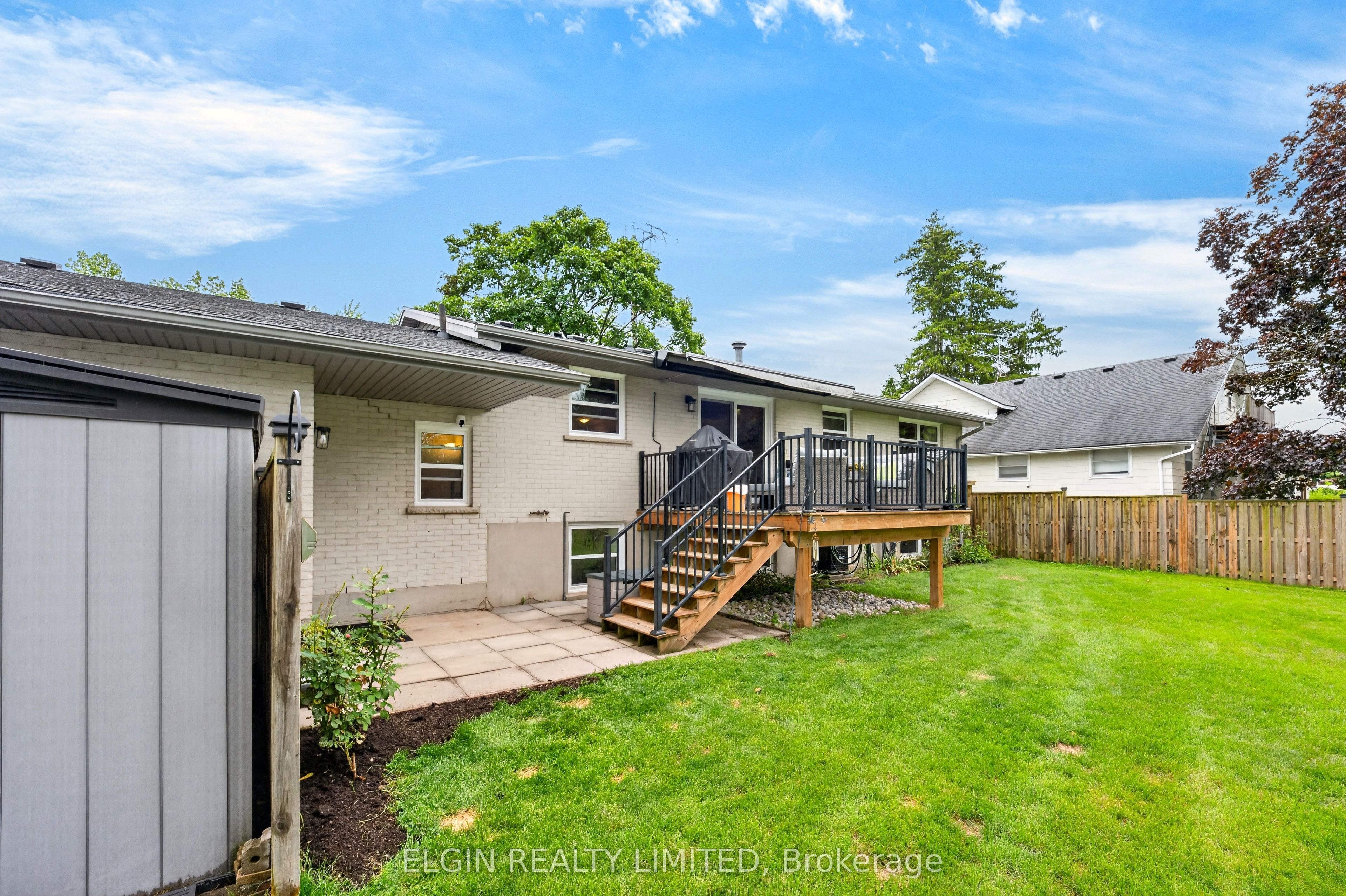 26 Queen Street, Strathroy-Caradoc, ON N7G 2H7 photo 4