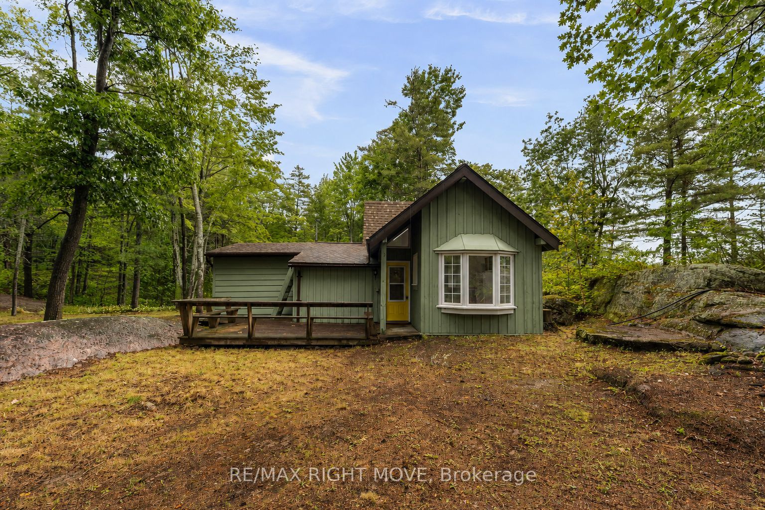 1041 1700 Road 1, Gravenhurst, ON P0E 1G0
