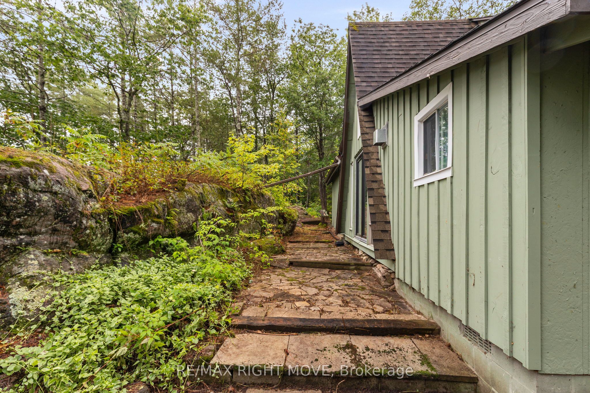 1041 1700 Road 1, Gravenhurst, ON P0E 1G0 photo 3