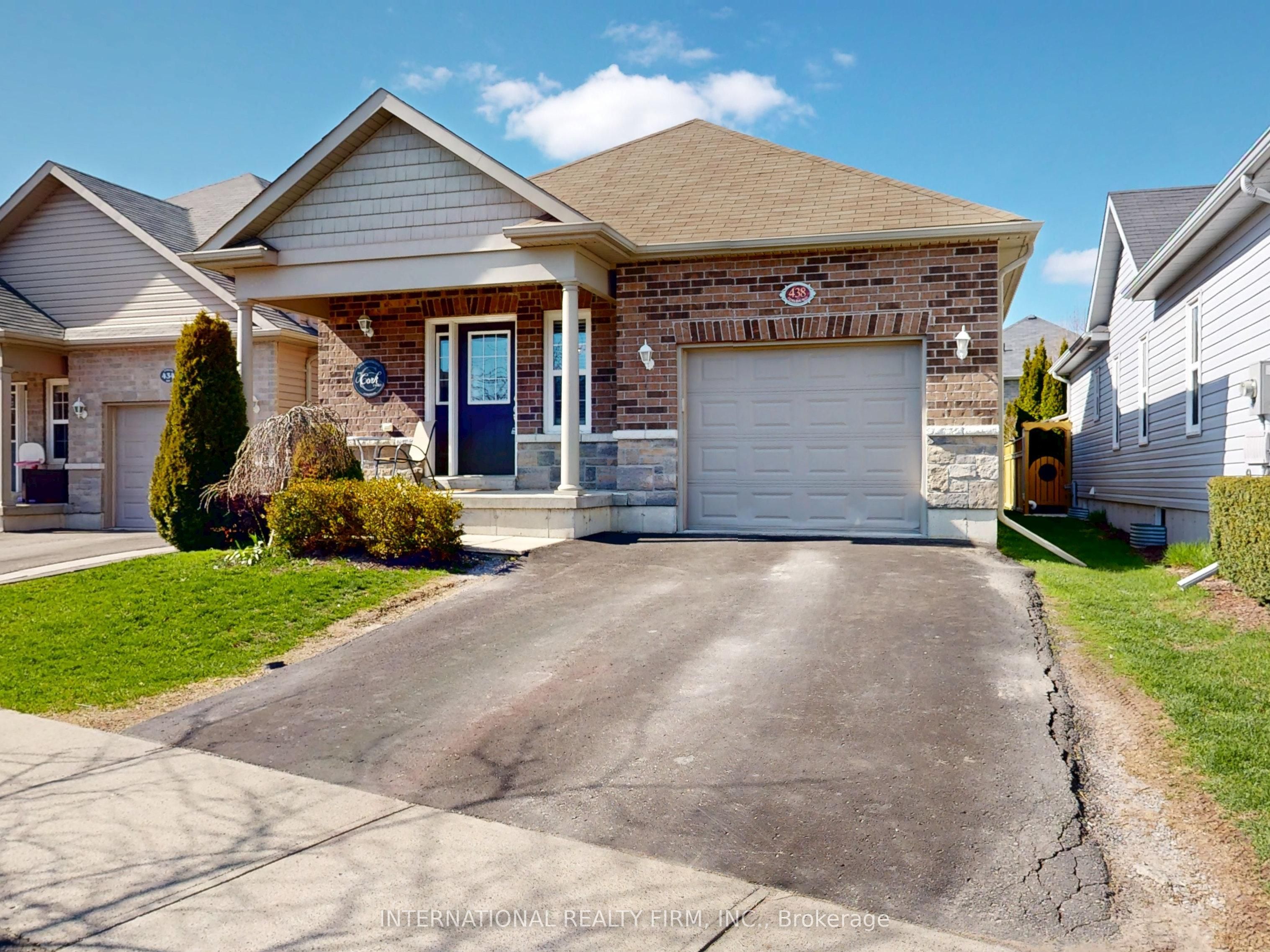 438 Stirling Way, Cobourg, ON K9A 0G8 photo 2