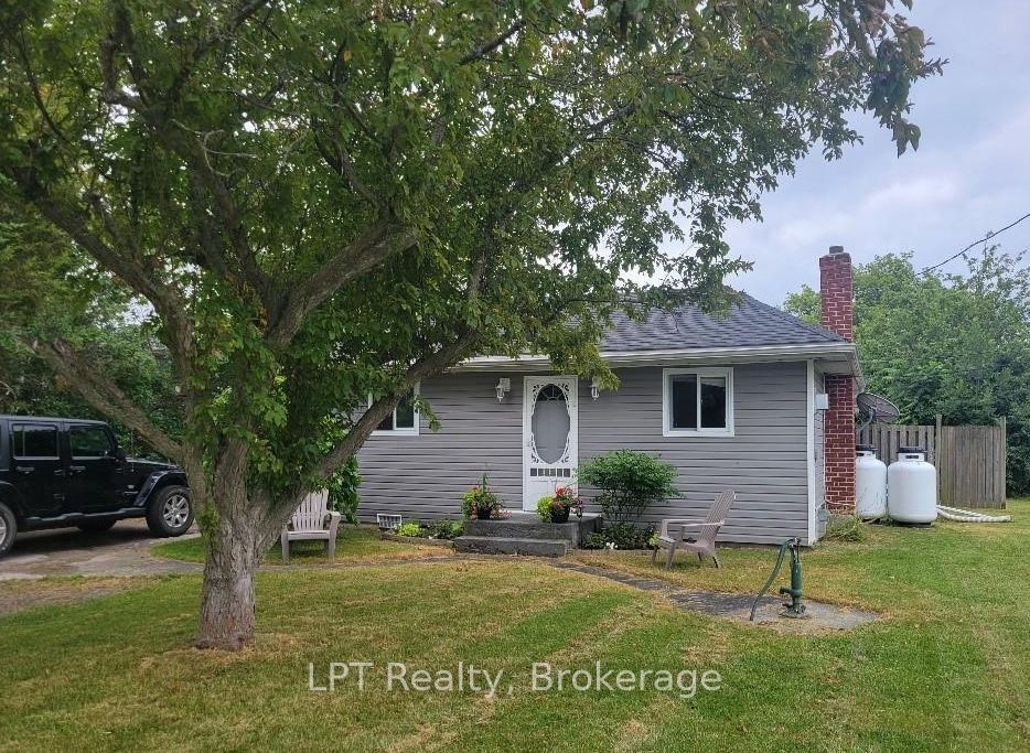 17 Bay Avenue, Prince Edward County, ON K0K 1T0