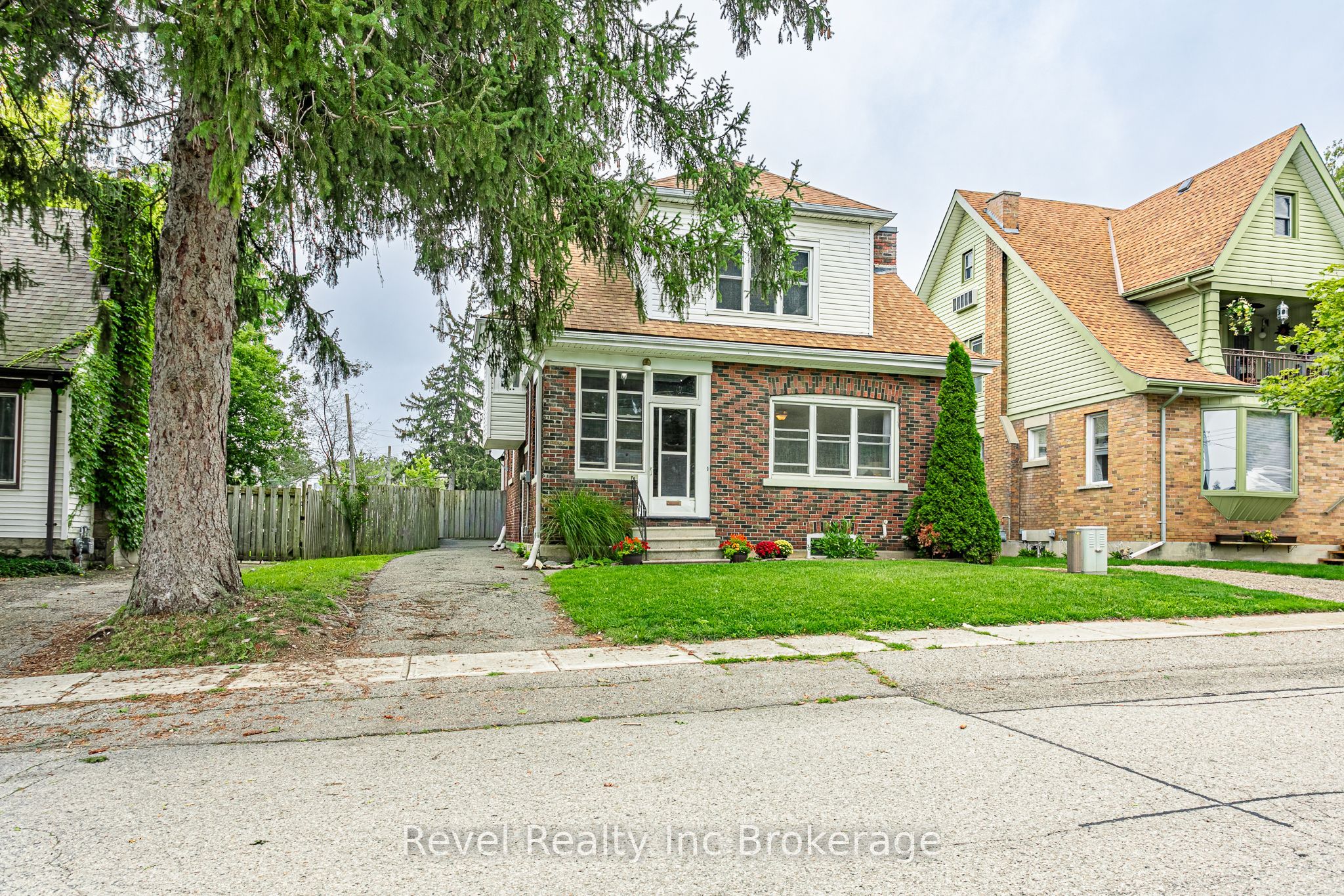 95 Concession Street, Ingersoll, ON N5C 1E9 photo 2