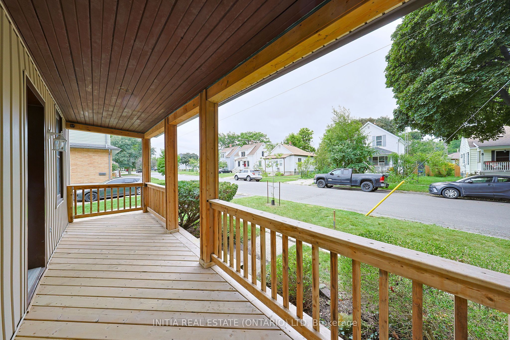 221 Bright Street, Sarnia, ON N7T 4E9 photo 2