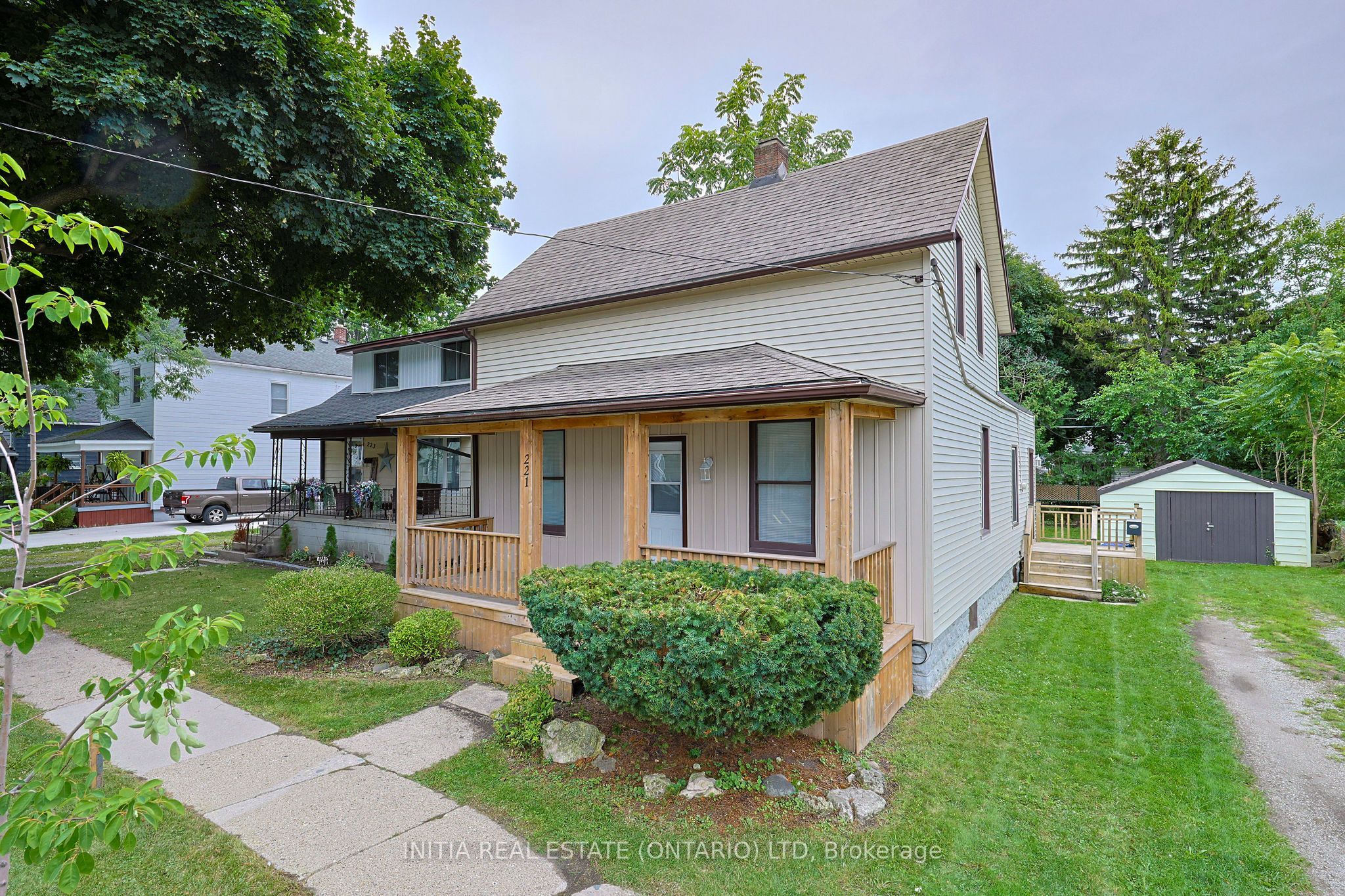 221 Bright Street, Sarnia, ON N7T 4E9 photo 3