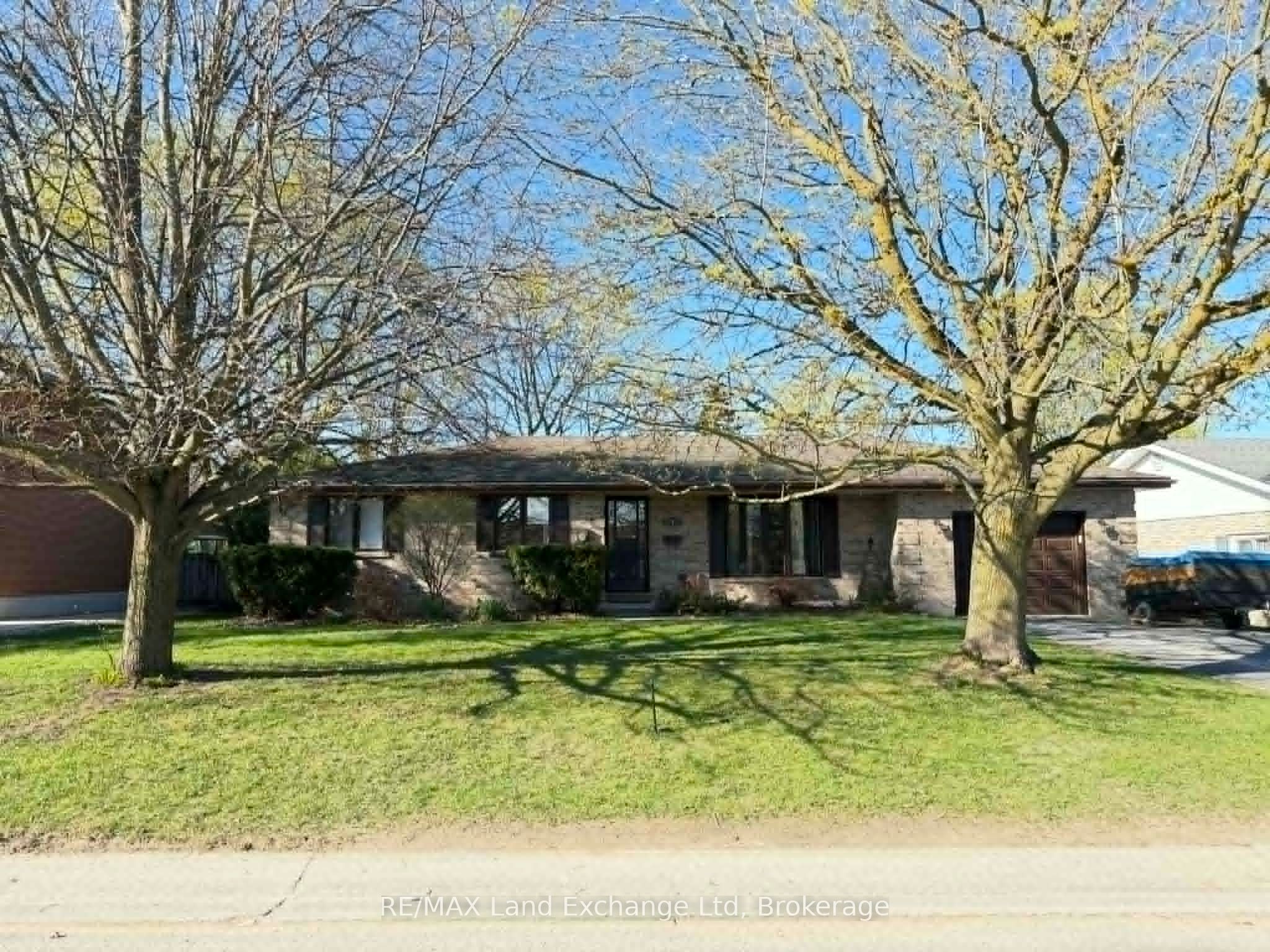 142 Charles Street, North Huron, ON N0G 2W0 photo 3