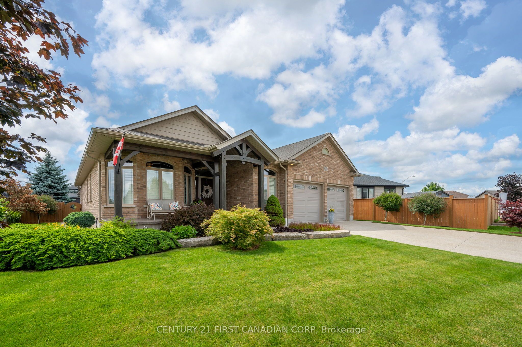 286 Dufferin Street, Central Elgin, ON N0L 1B0 photo 2