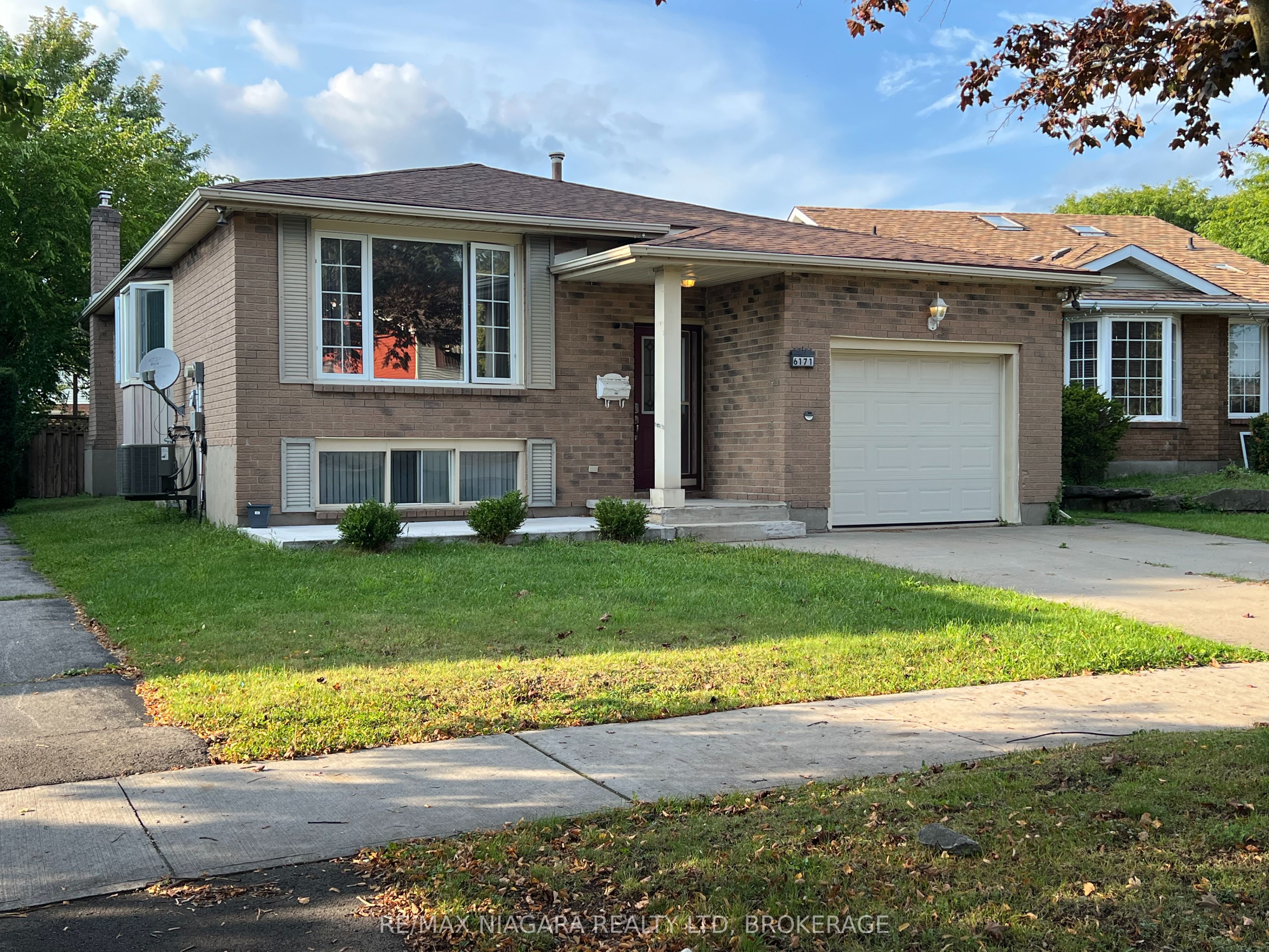 6171 Charnwood Avenue, Niagara Falls, ON L2H 2L5