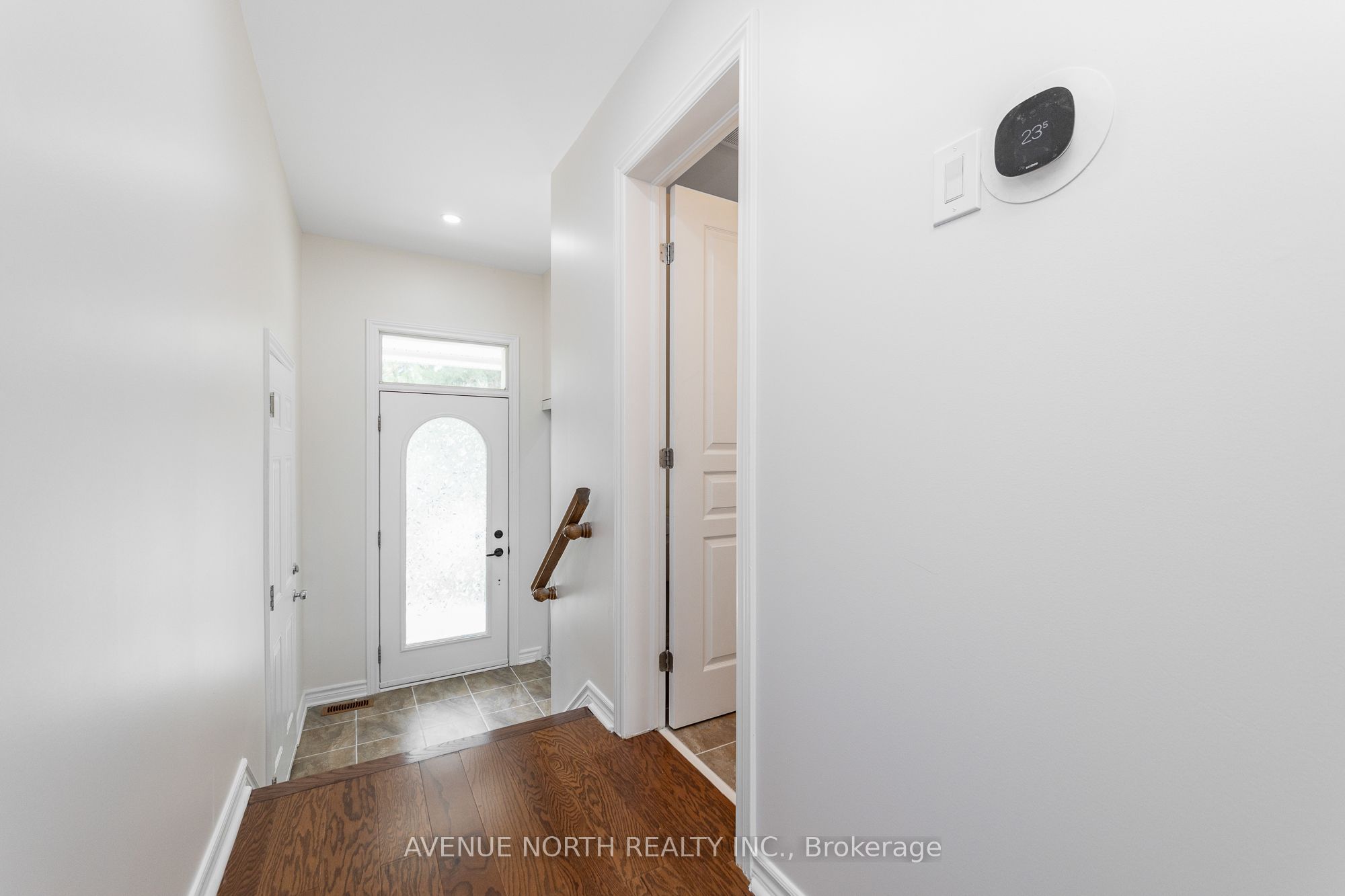 205 Hidden Meadow Avenue, Blossom Park - Airport and Area, ON K1T 0C2 photo 4