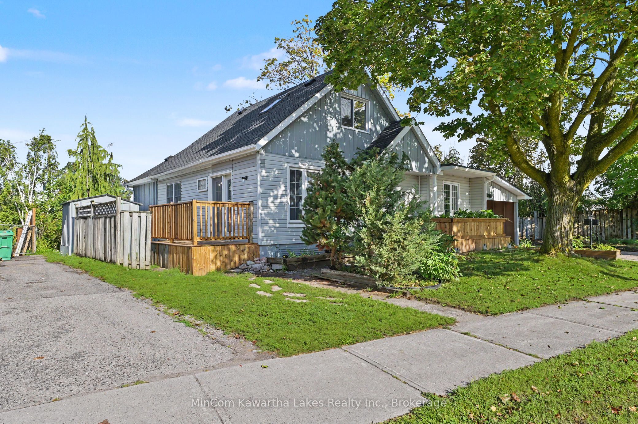 811 Morphet Avenue, Peterborough, ON K9J 2X7 photo 3