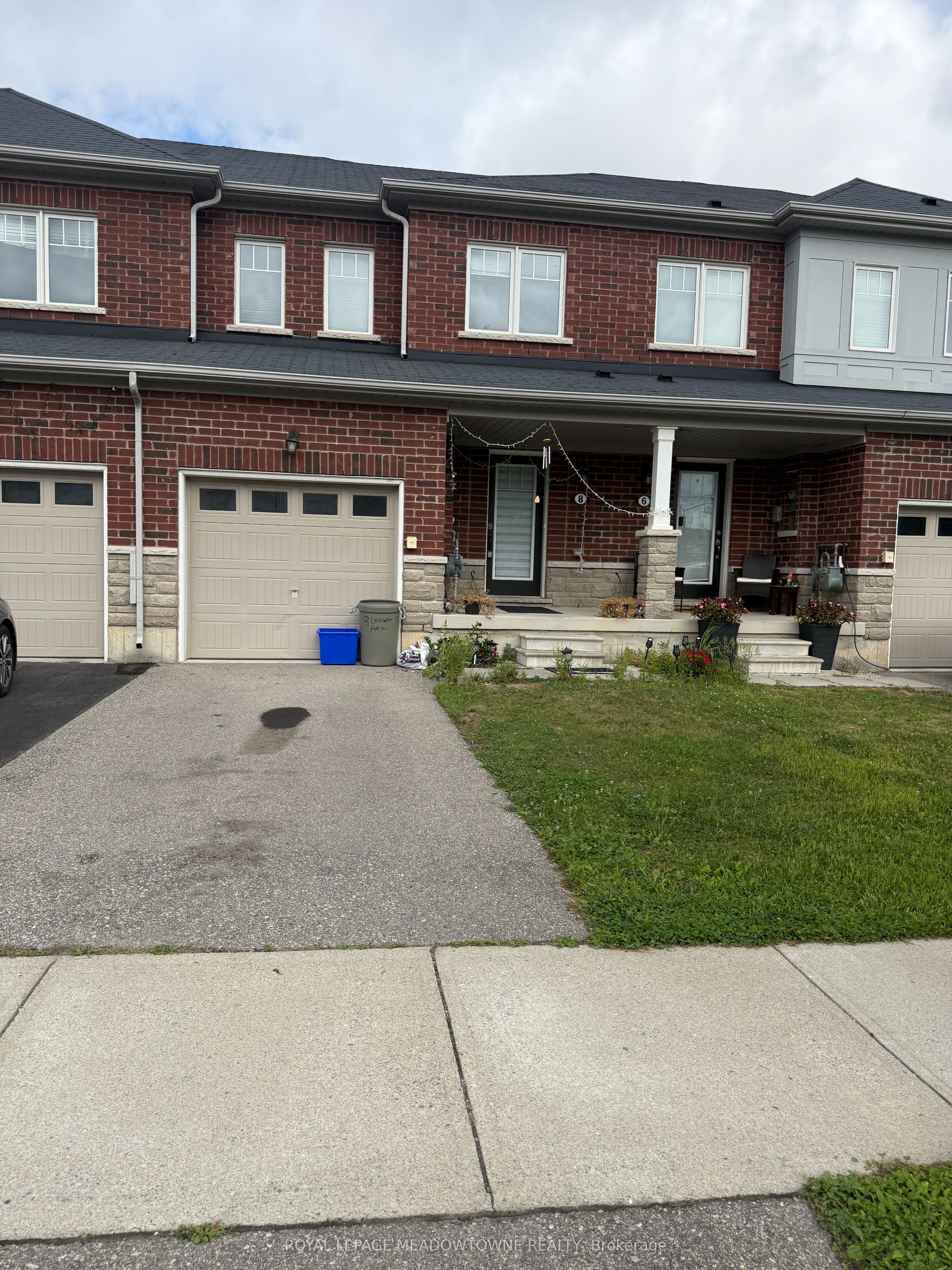 8 Longboat Run, Brantford, ON N3T 0P3