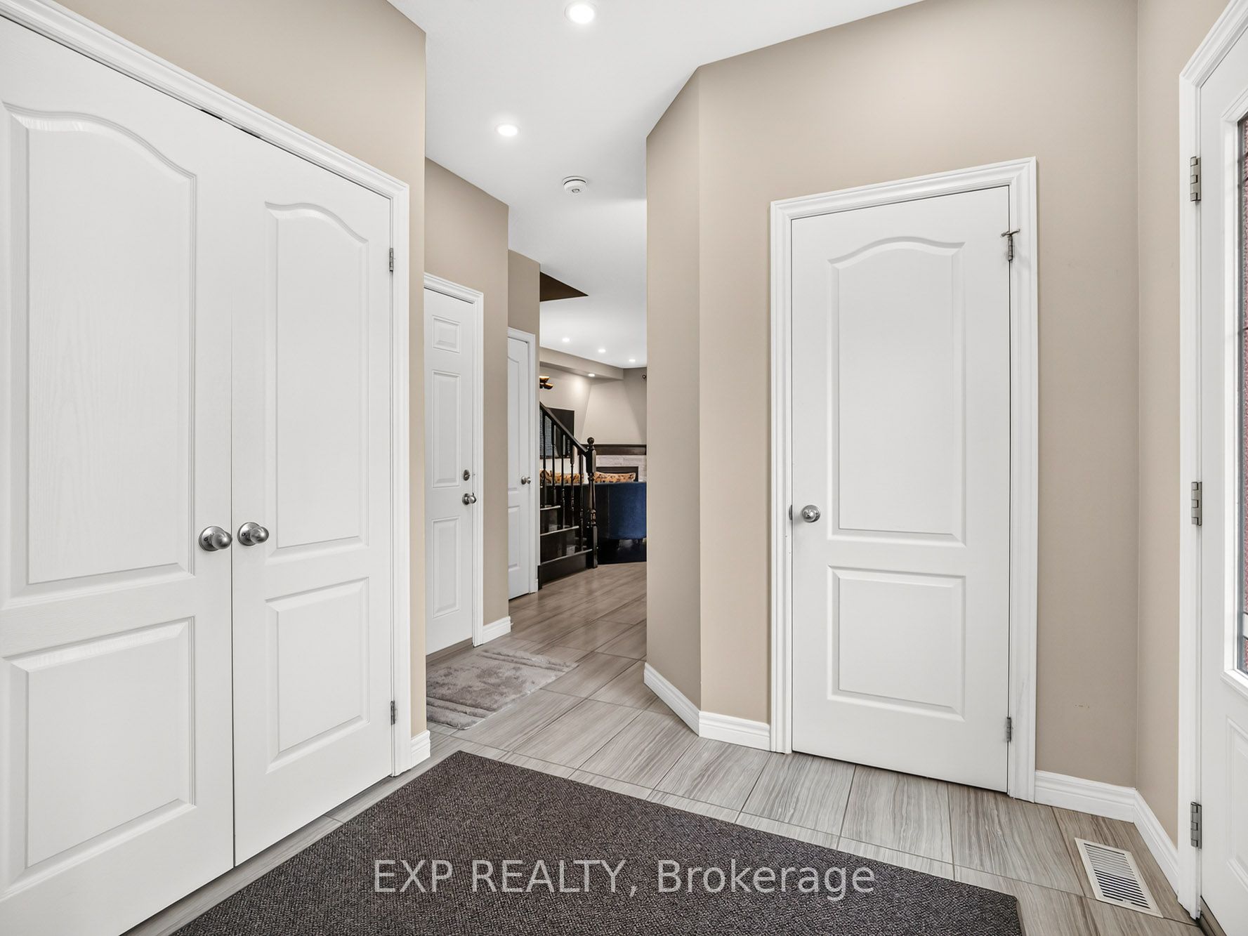257 Carla Avenue 18, Hamilton, ON L8G 3M9 photo 4