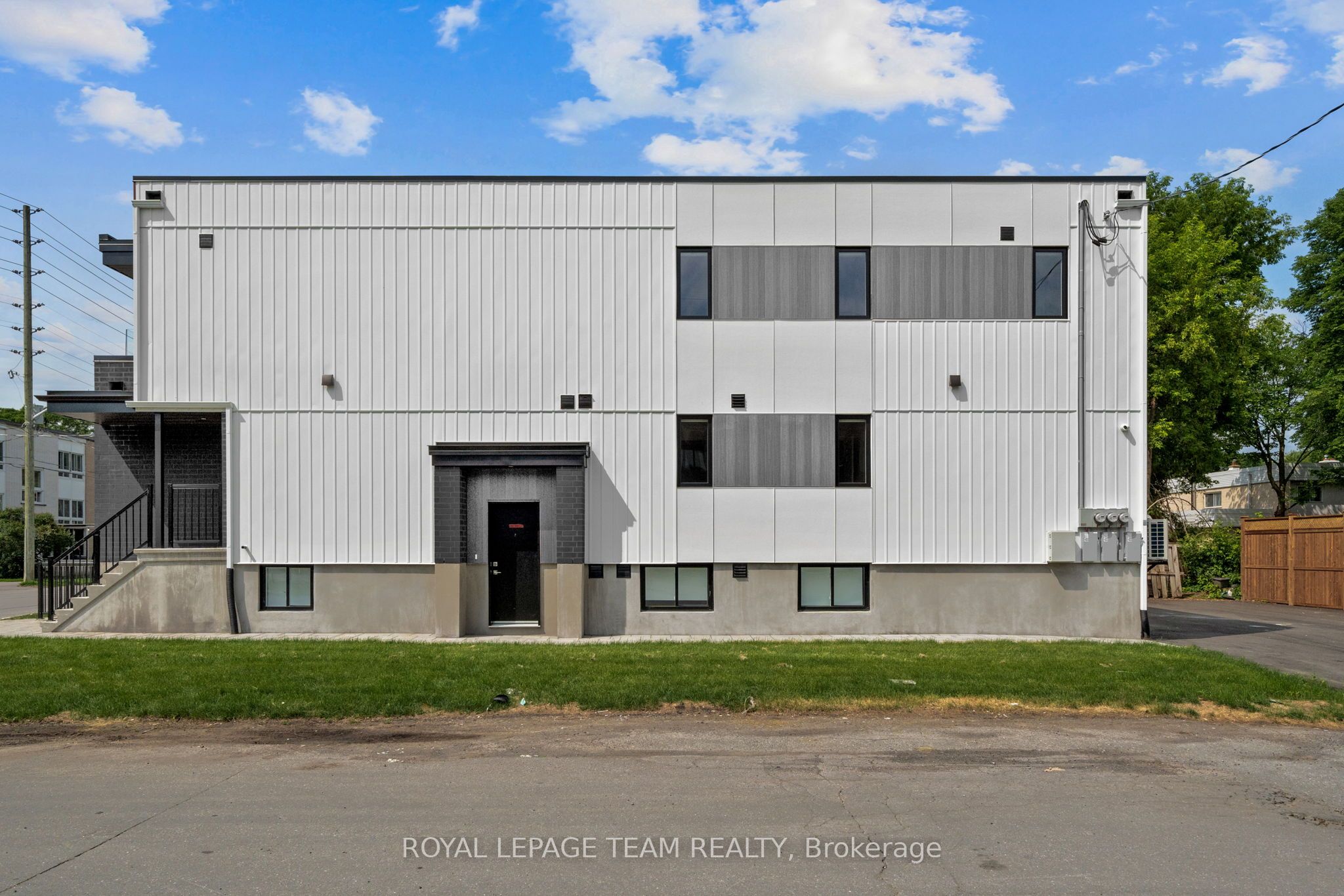 1231 Shillington Avenue C, Carlington - Central Park, ON K1Z 7Z9 photo 2