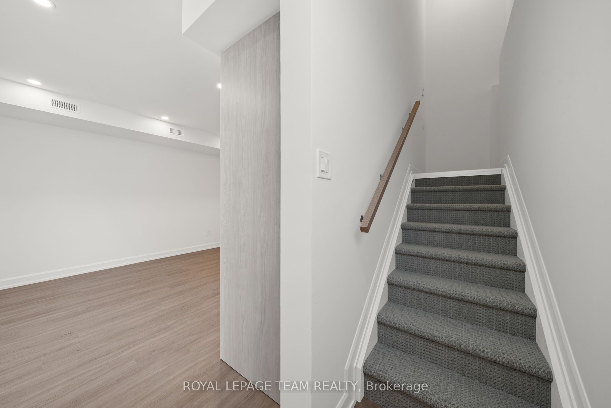 1231 Shillington Avenue C, Carlington - Central Park, ON K1Z 7Z9 photo 4