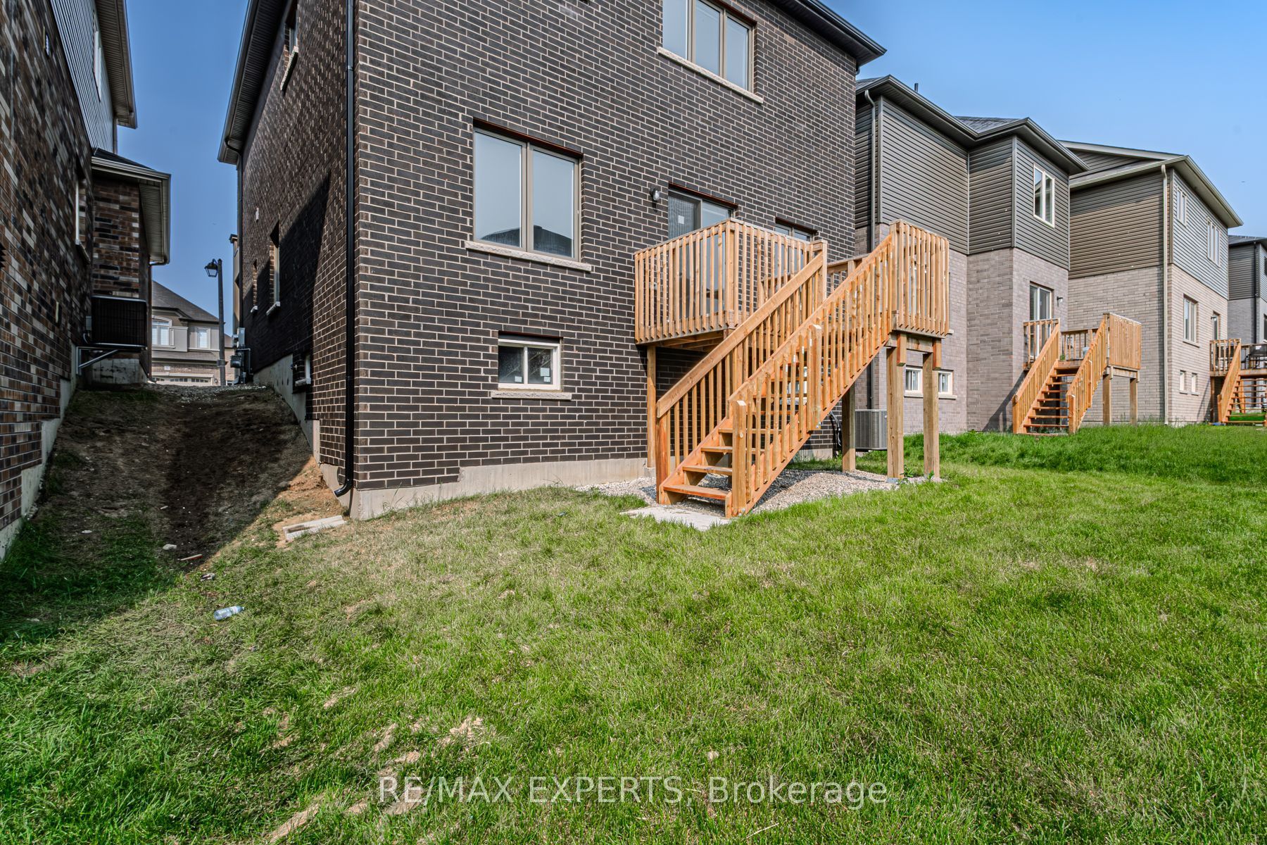 15 Stokes Road, Brant, ON N3L 0L9 photo 4