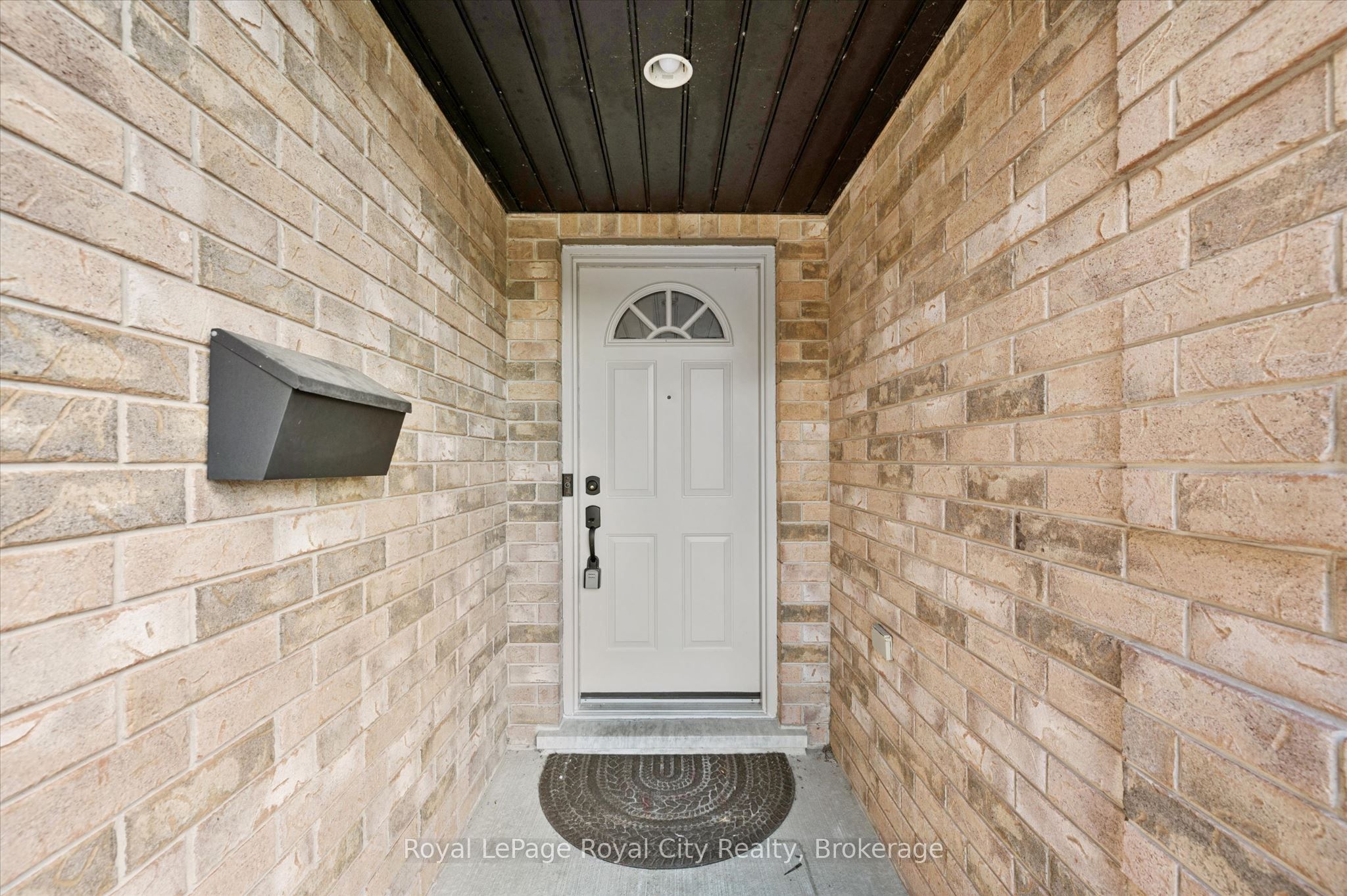 73 Waxwing Crescent, Guelph, ON N1C 1E3 photo 2