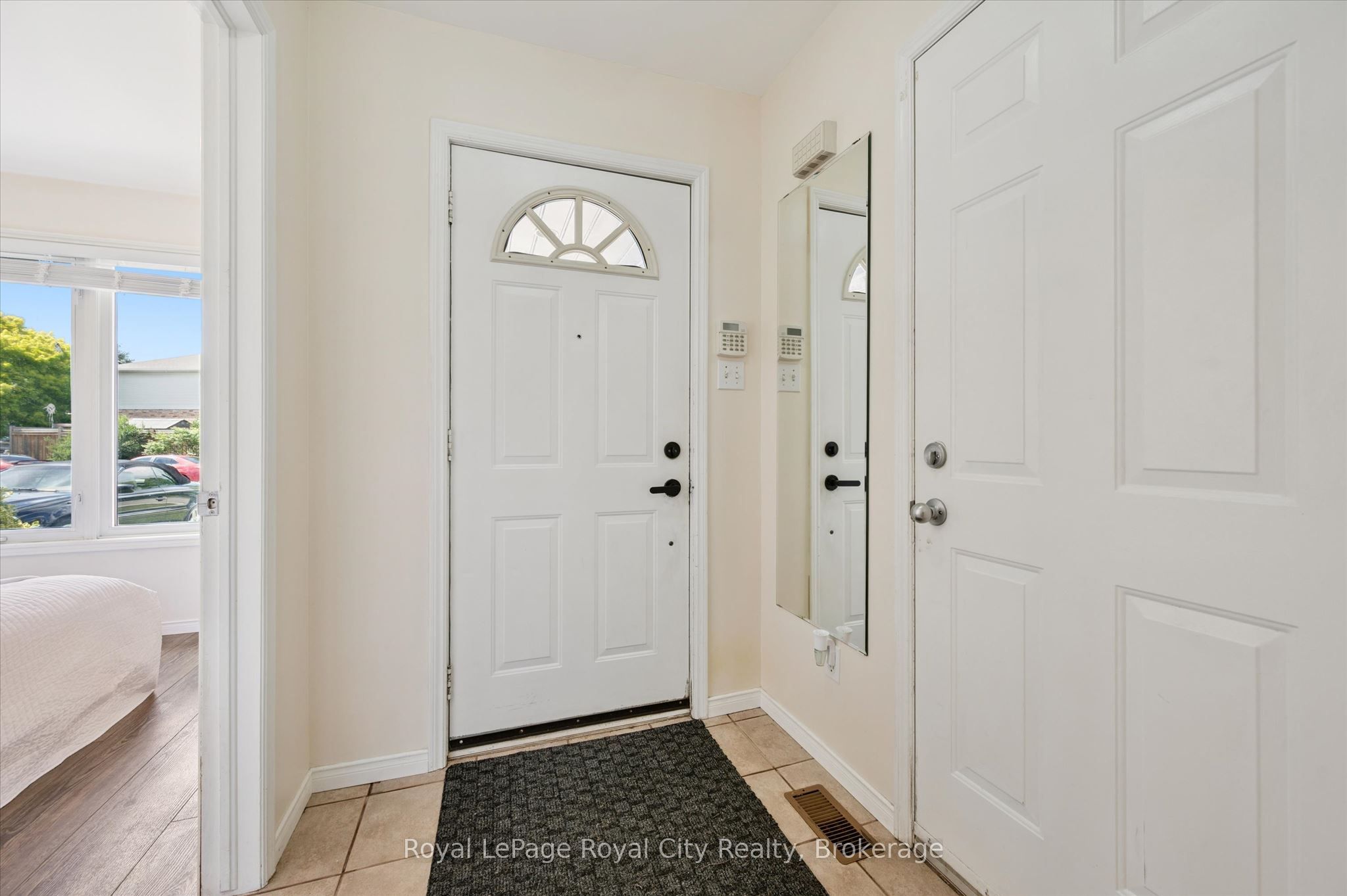 73 Waxwing Crescent, Guelph, ON N1C 1E3 photo 3
