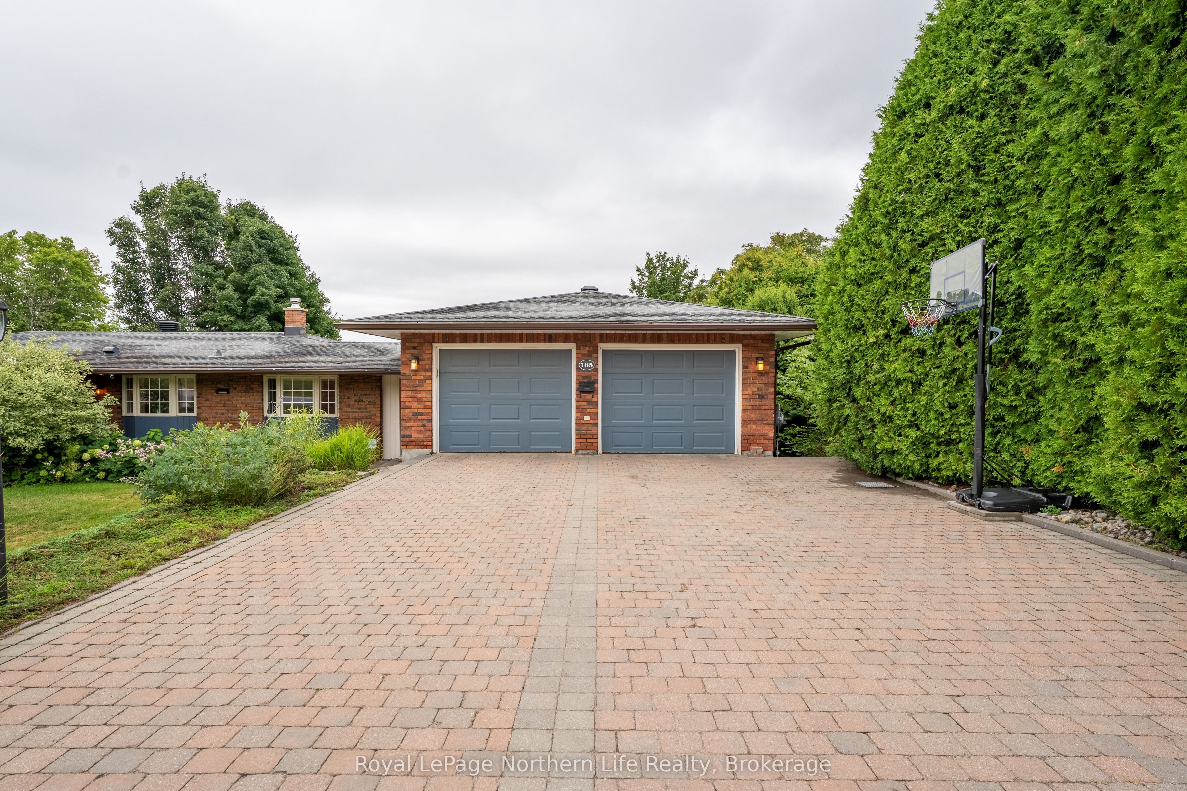 185 Wallace Heights Drive, North Bay, ON P1C 1E7 photo 2