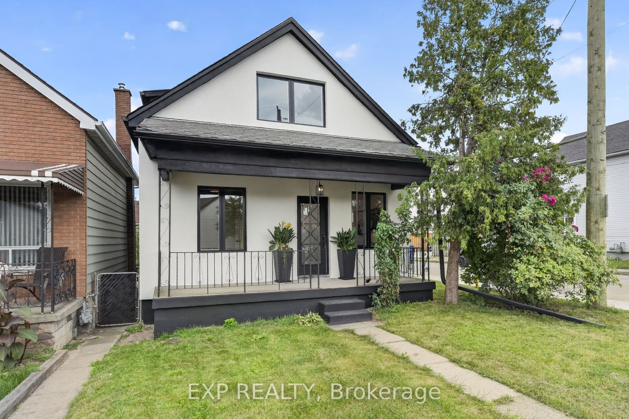 174 London Street N, Hamilton, ON L8H 4C2 photo 2