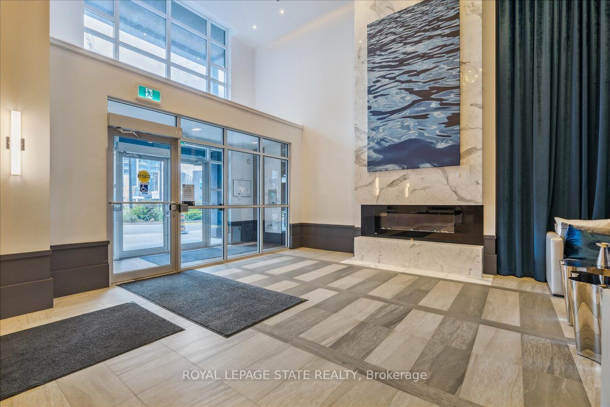 10 Concord Place 404, Grimsby, ON L3M 0G6 photo 4