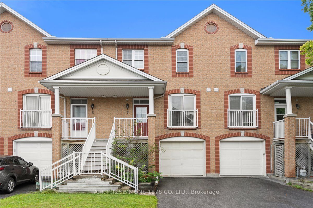 7 Bellflower Private, Hunt Club - South Keys and Area, ON K1T 3Z8