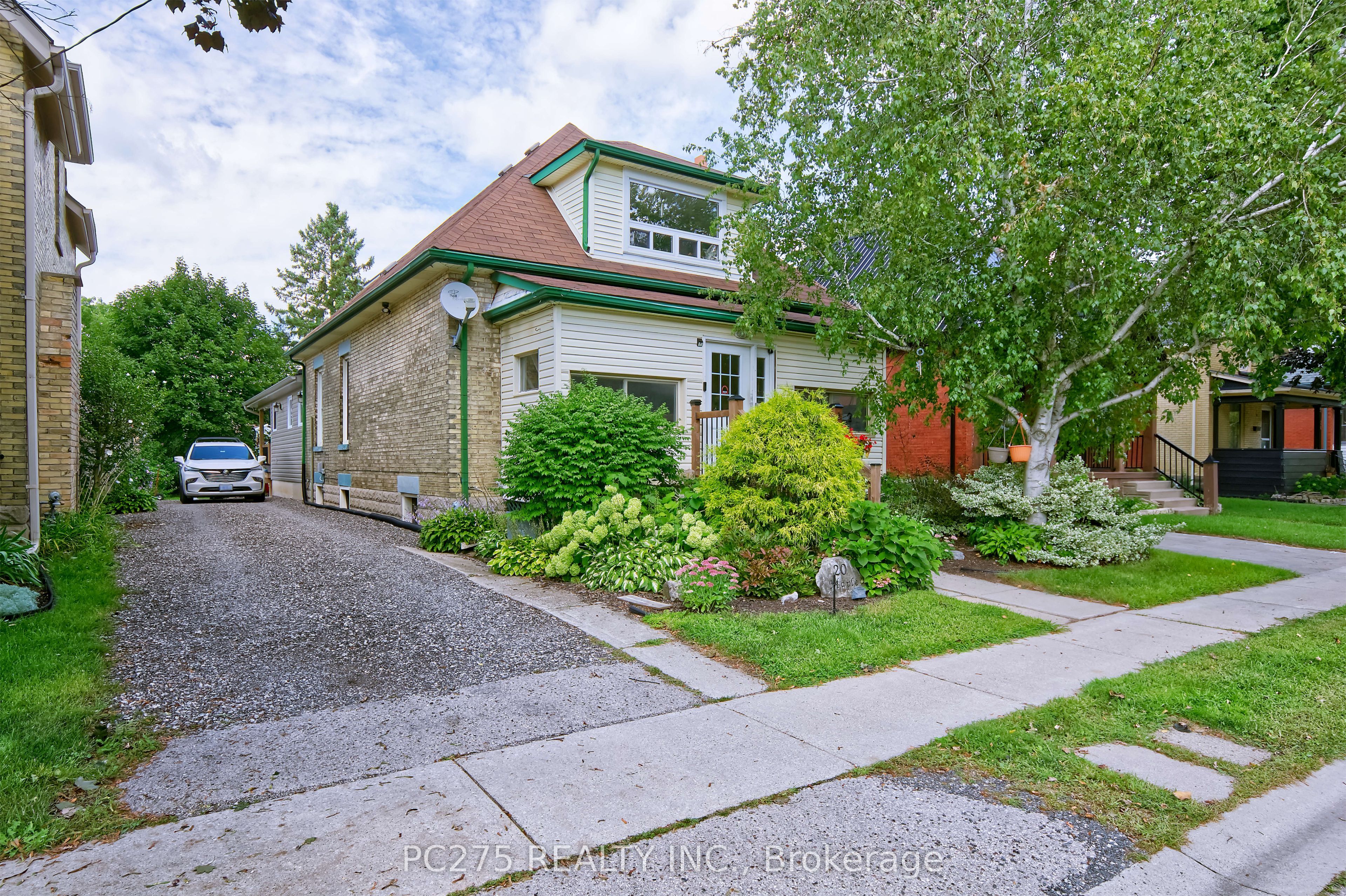 20 Maple Street, St. Thomas, ON N5R 1Y9