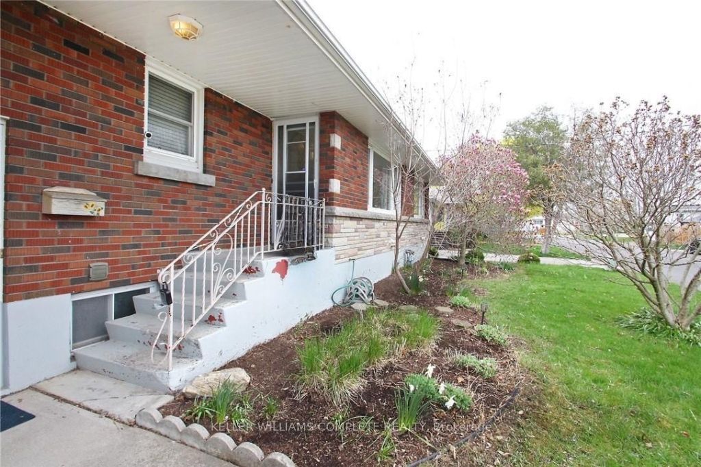 6 Myrtle Avenue Upper, St. Catharines, ON L2M 5W1 photo 2