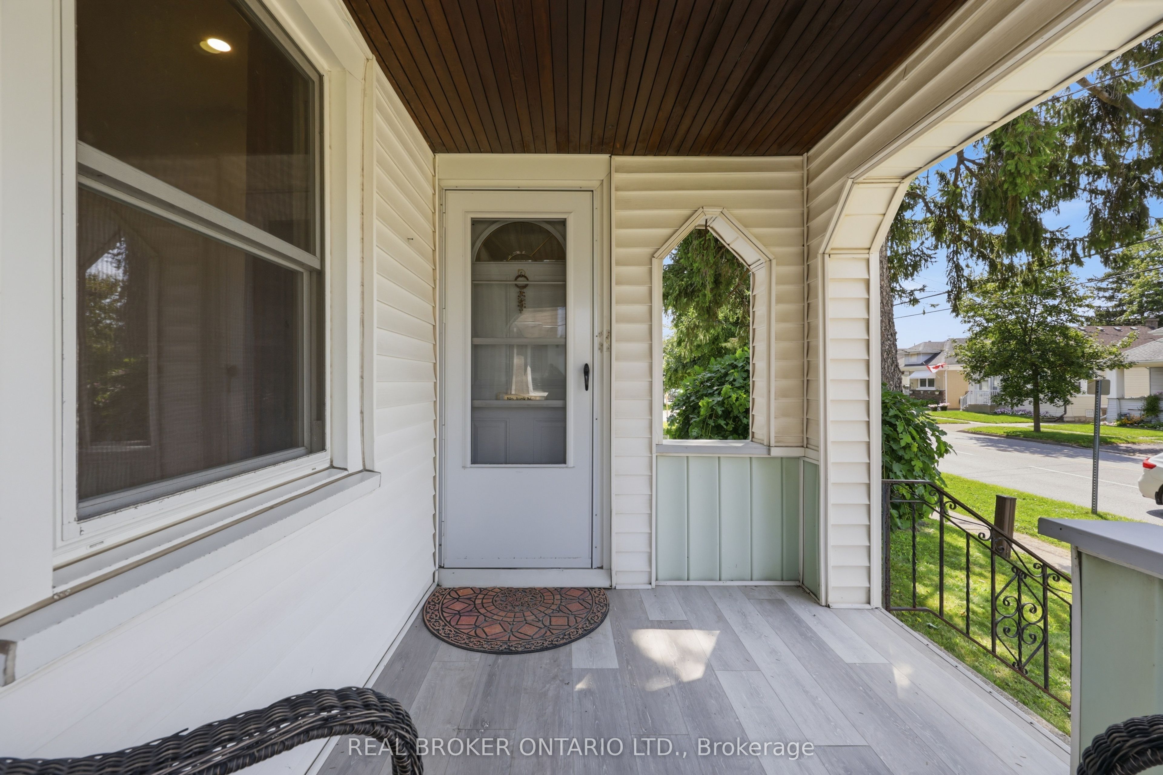 218 LAKE Street, St. Catharines, ON L2R 5Z2 photo 5