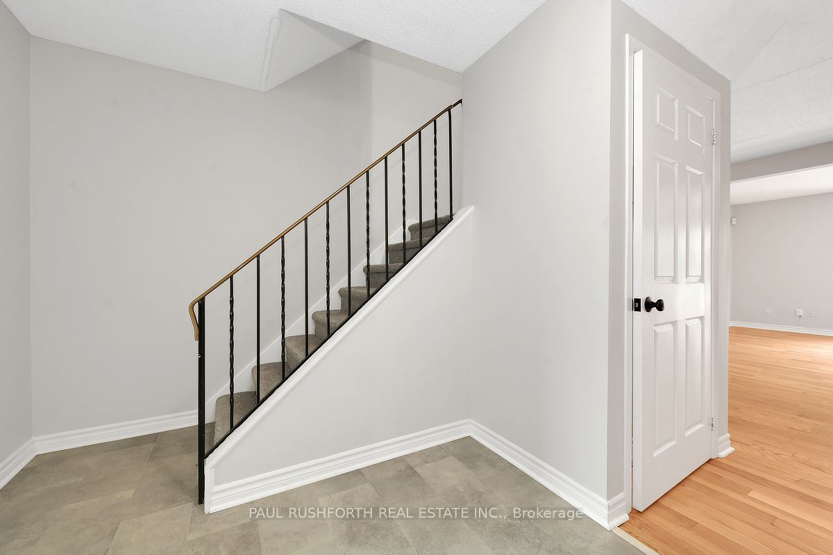 24 Baneberry Crescent, Kanata, ON K2L 2Y4 photo 3