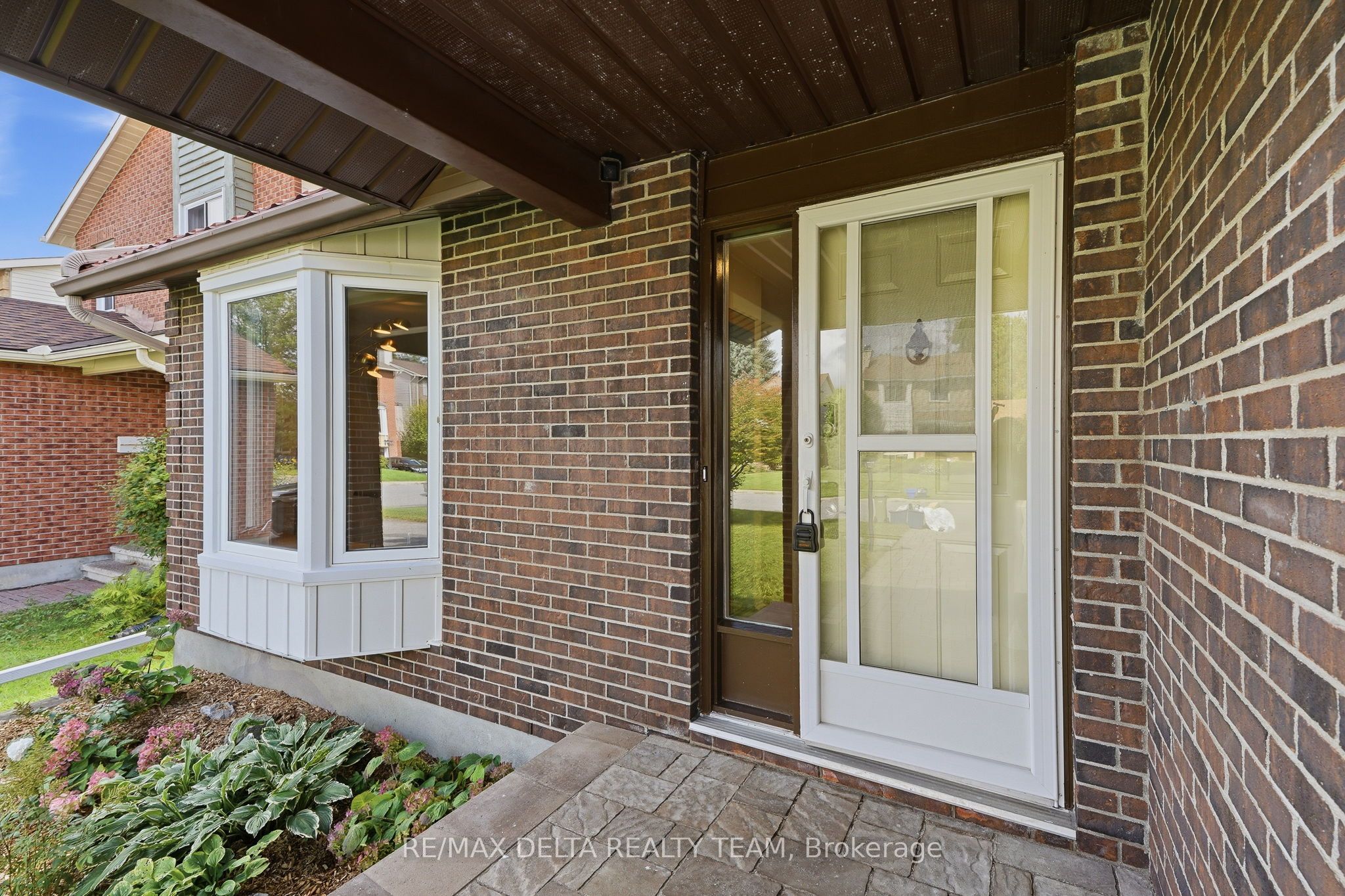 30 Homestead Street, Cityview - Parkwoods Hills - Rideau Shore, ON K2E 7N8 photo 3