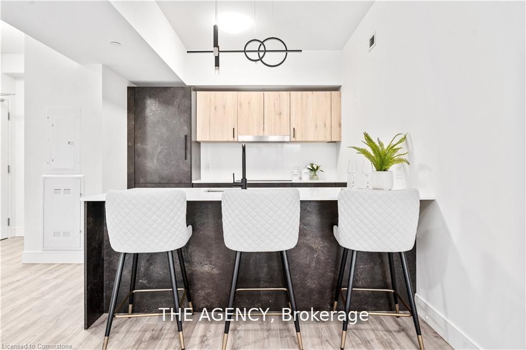 2 Dundas Street W 305, Belleville, ON K8P 1A1 photo 4