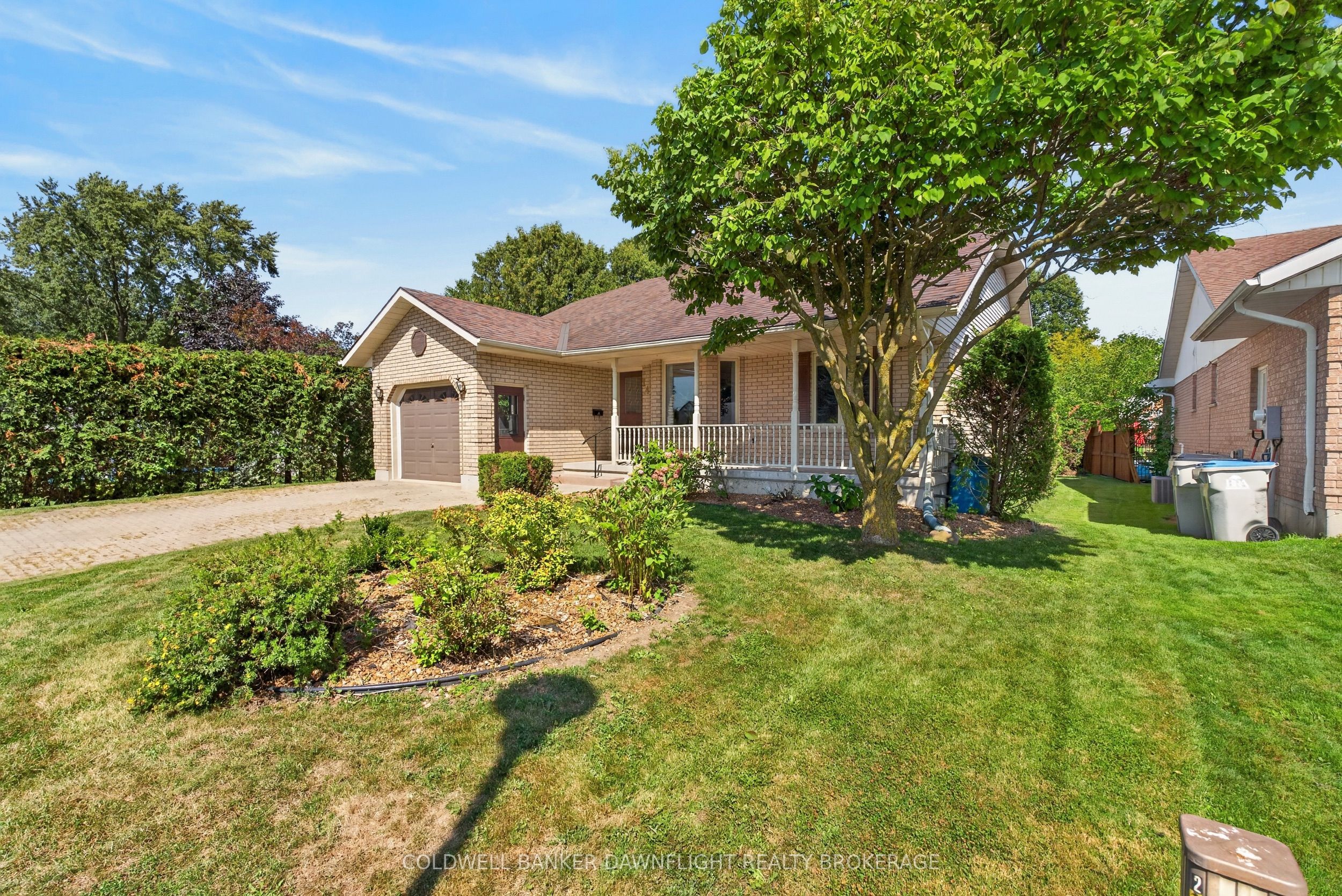 14 Gregus Court, South Huron, ON N0M 1S2 photo 2