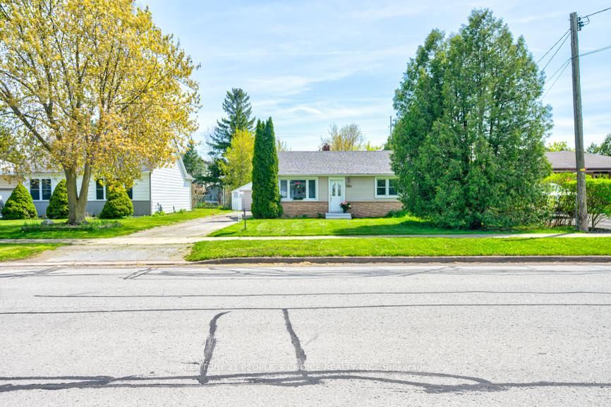 7684 Badger Road, Niagara Falls, ON L2H 1H9 photo 3