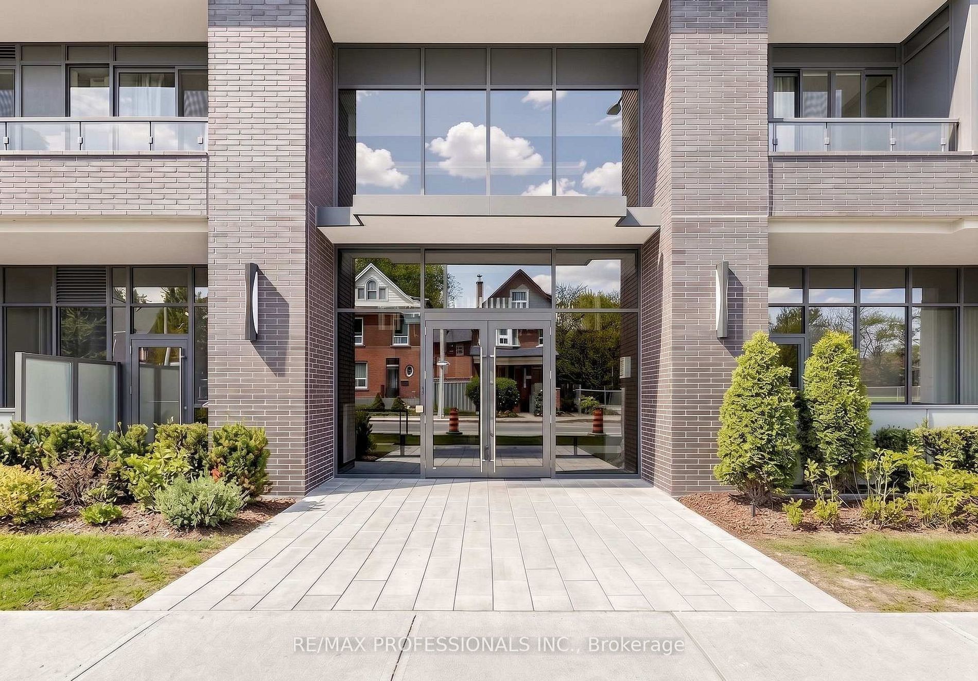 415 Main Street W 411, Hamilton, ON L8P 0C9