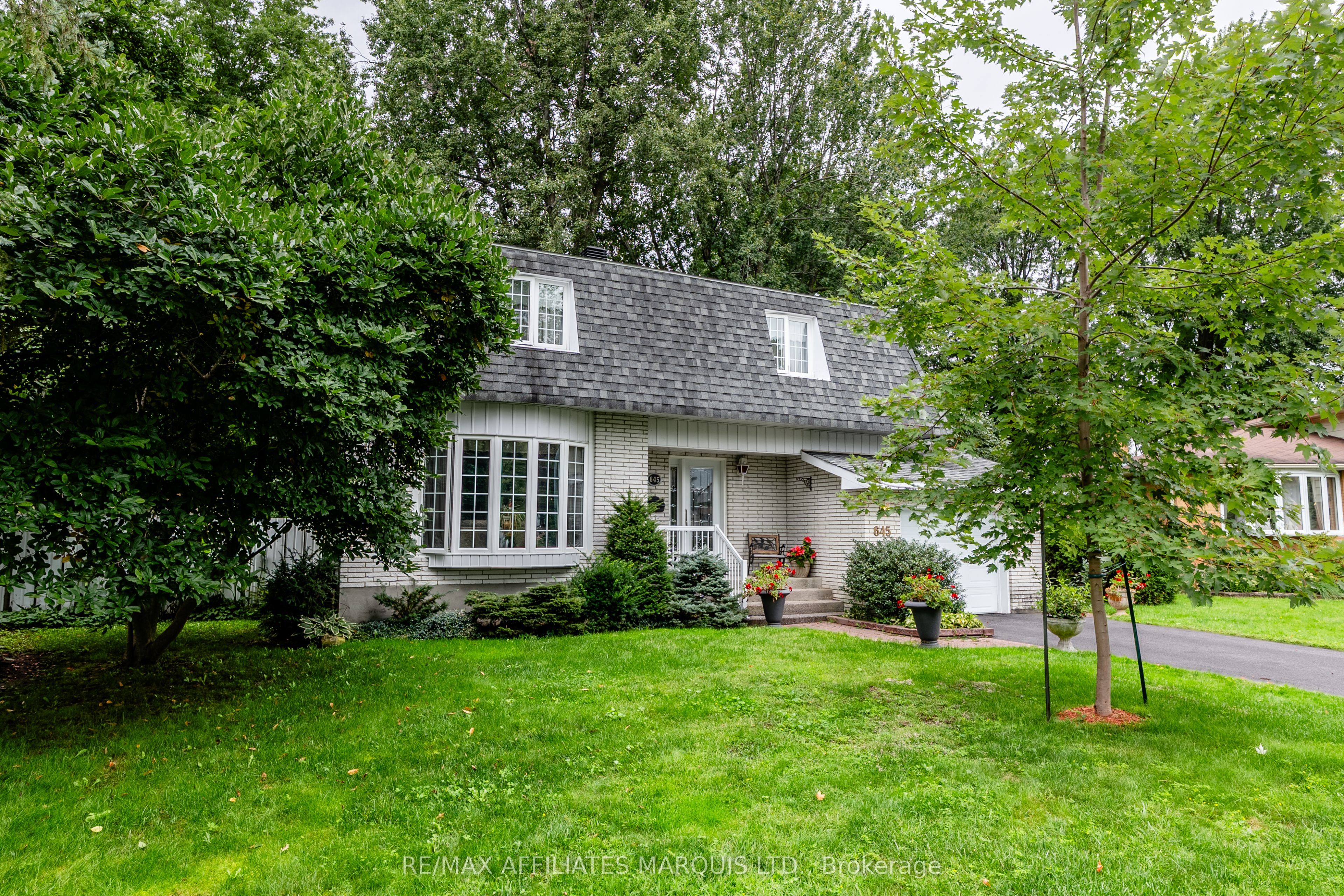 645 Dundas Crescent, Cornwall, ON K6H 6L1 photo 2