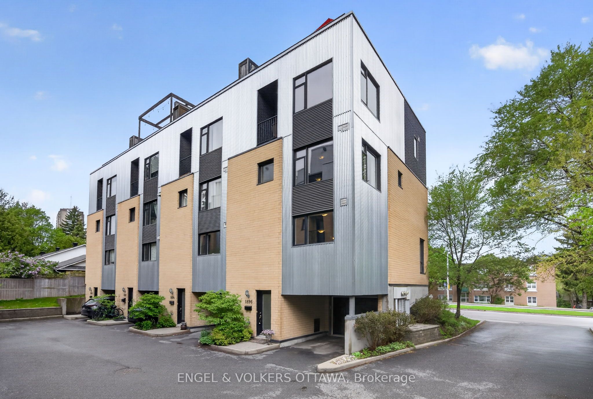 1896 Carling Avenue, McKellar Heights - Glabar Park and Area, ON K2A 1E7