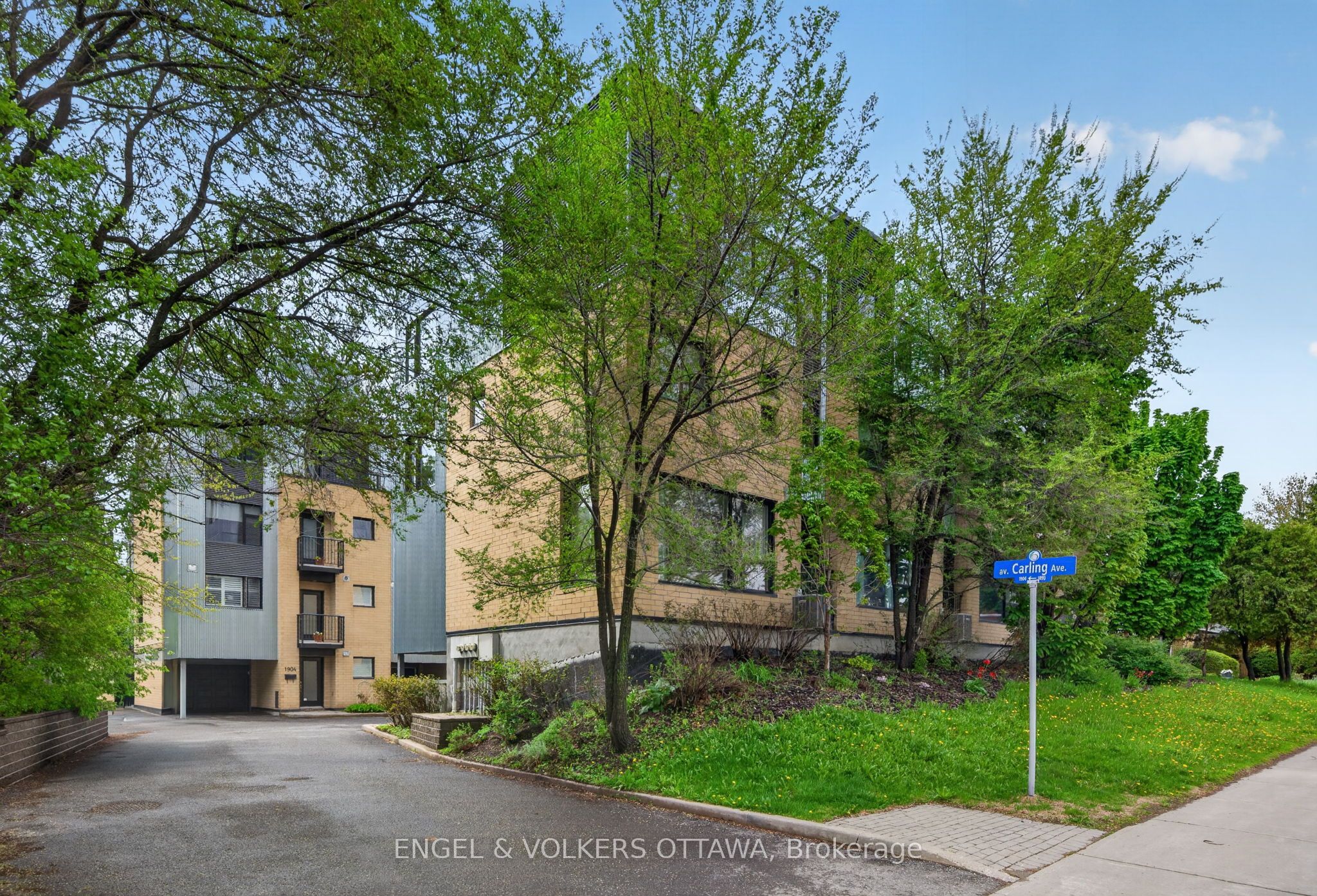 1896 Carling Avenue, McKellar Heights - Glabar Park and Area, ON K2A 1E7 photo 3