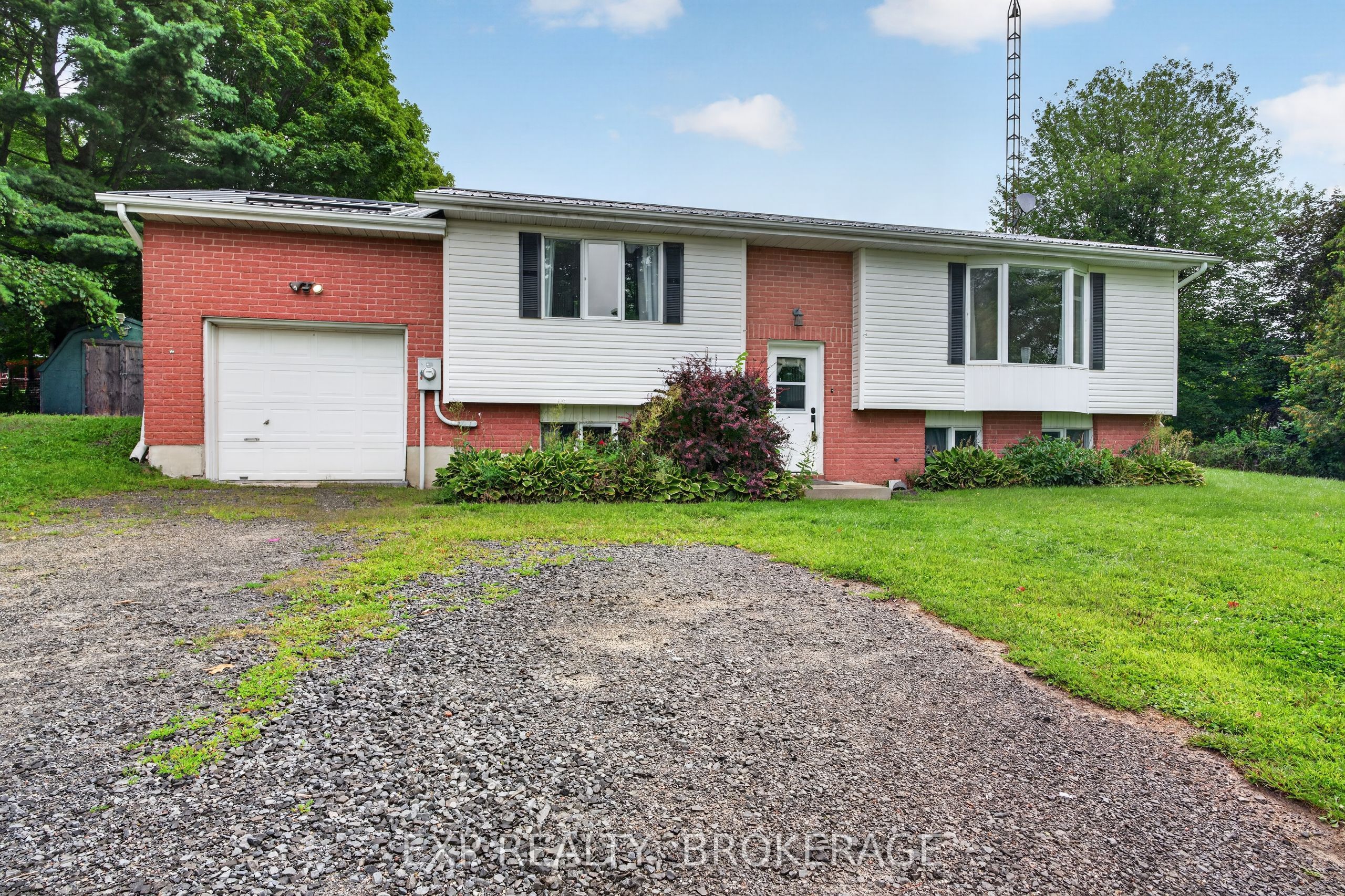 9009 PERTH Road, Rideau Lakes, ON K0G 1X0 photo 2