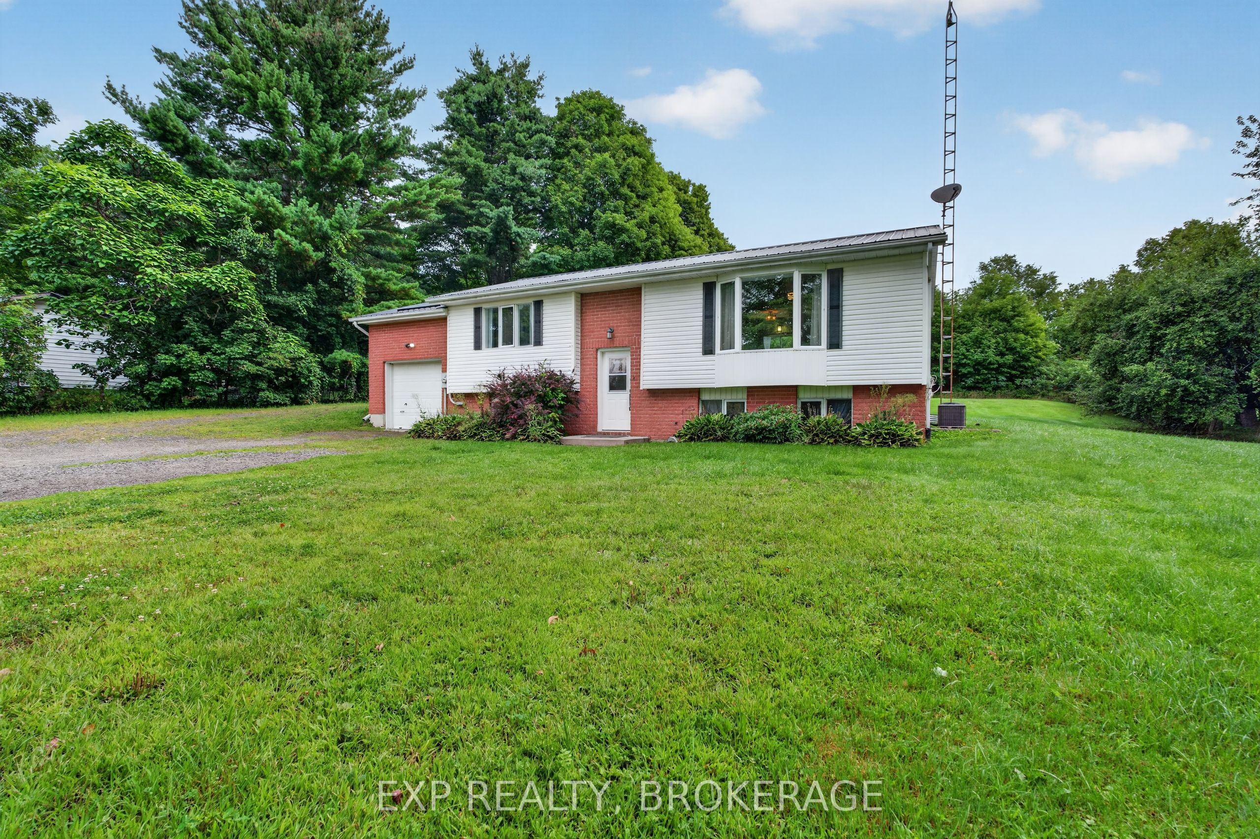 9009 PERTH Road, Rideau Lakes, ON K0G 1X0 photo 4