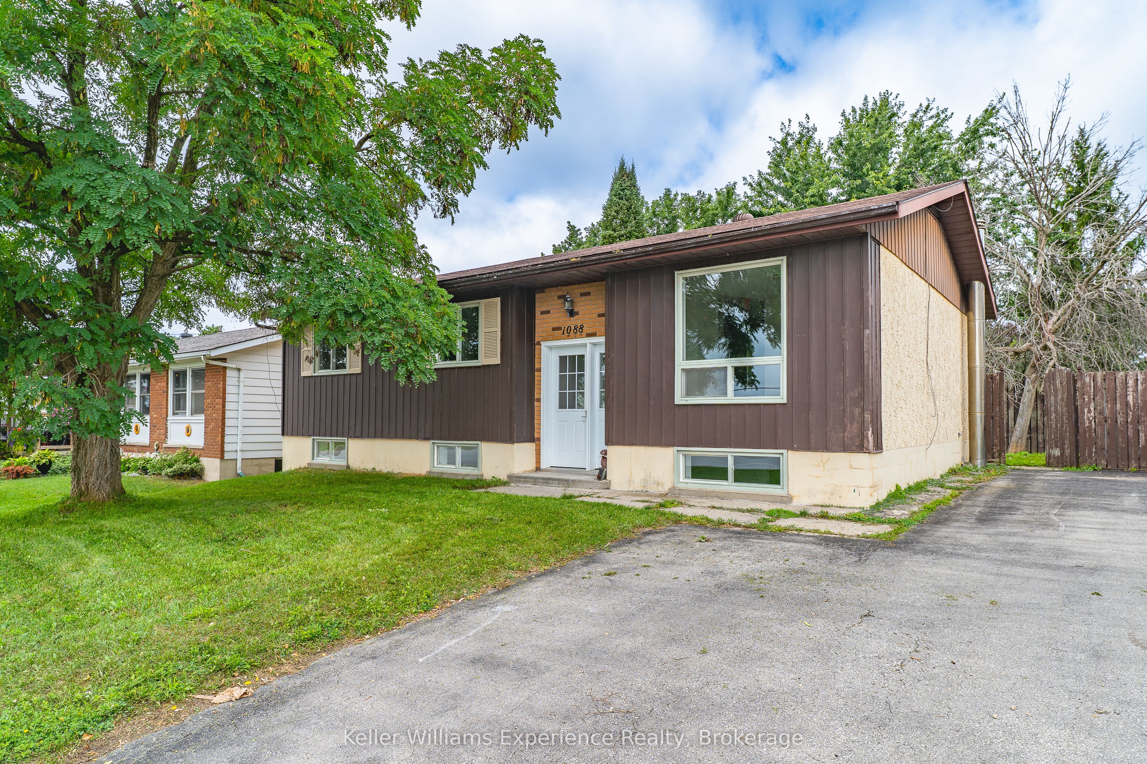 1088 8th Street E, Owen Sound, ON N4K 1M6 photo 2