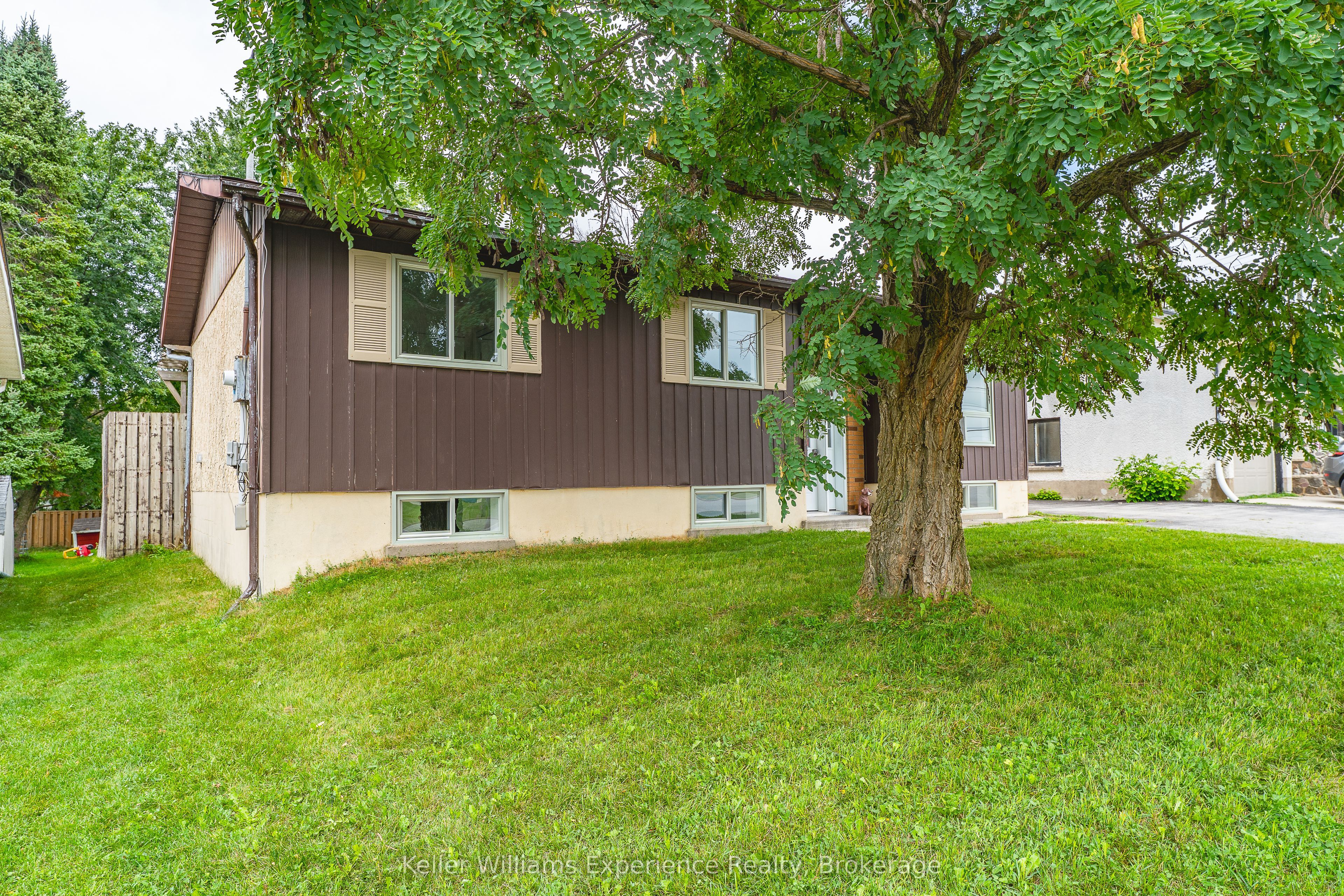 1088 8th Street E, Owen Sound, ON N4K 1M6 photo 3