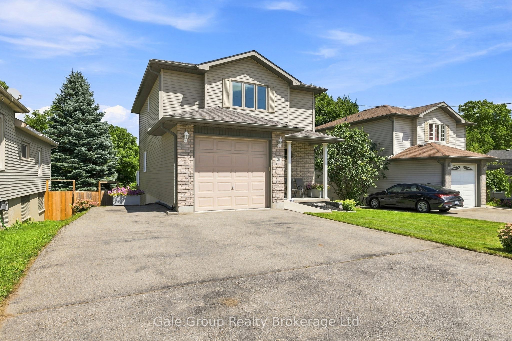 216 Thames Street N, Ingersoll, ON N5C 3E4 photo 2