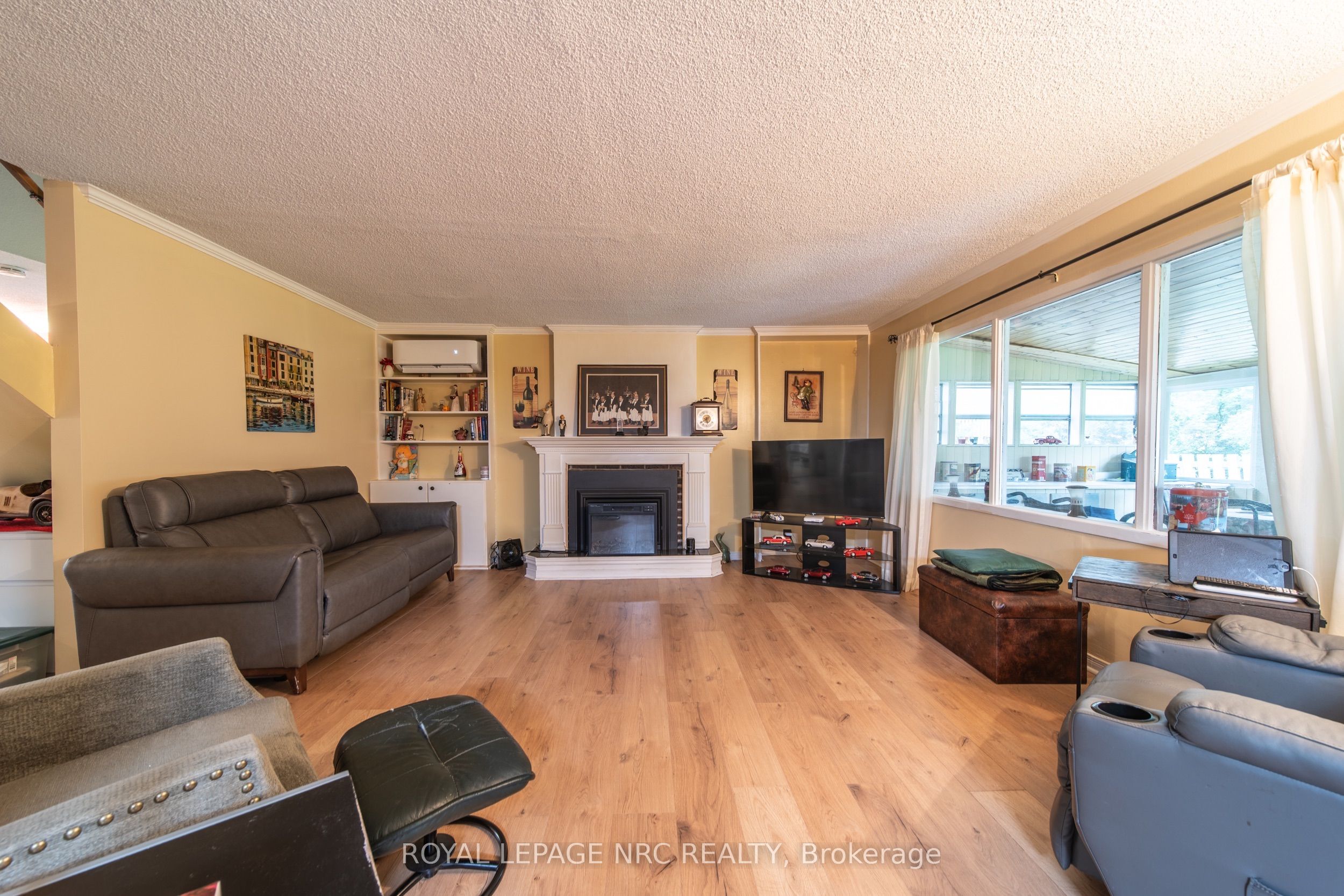 6334 Frederica Street, Niagara Falls, ON L2G 1C4 photo 3