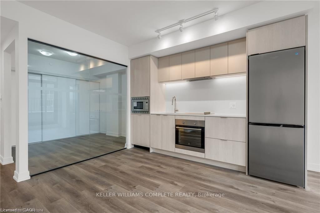 1 Jarvis Street 526, Hamilton, ON L8L 2H7 photo 3