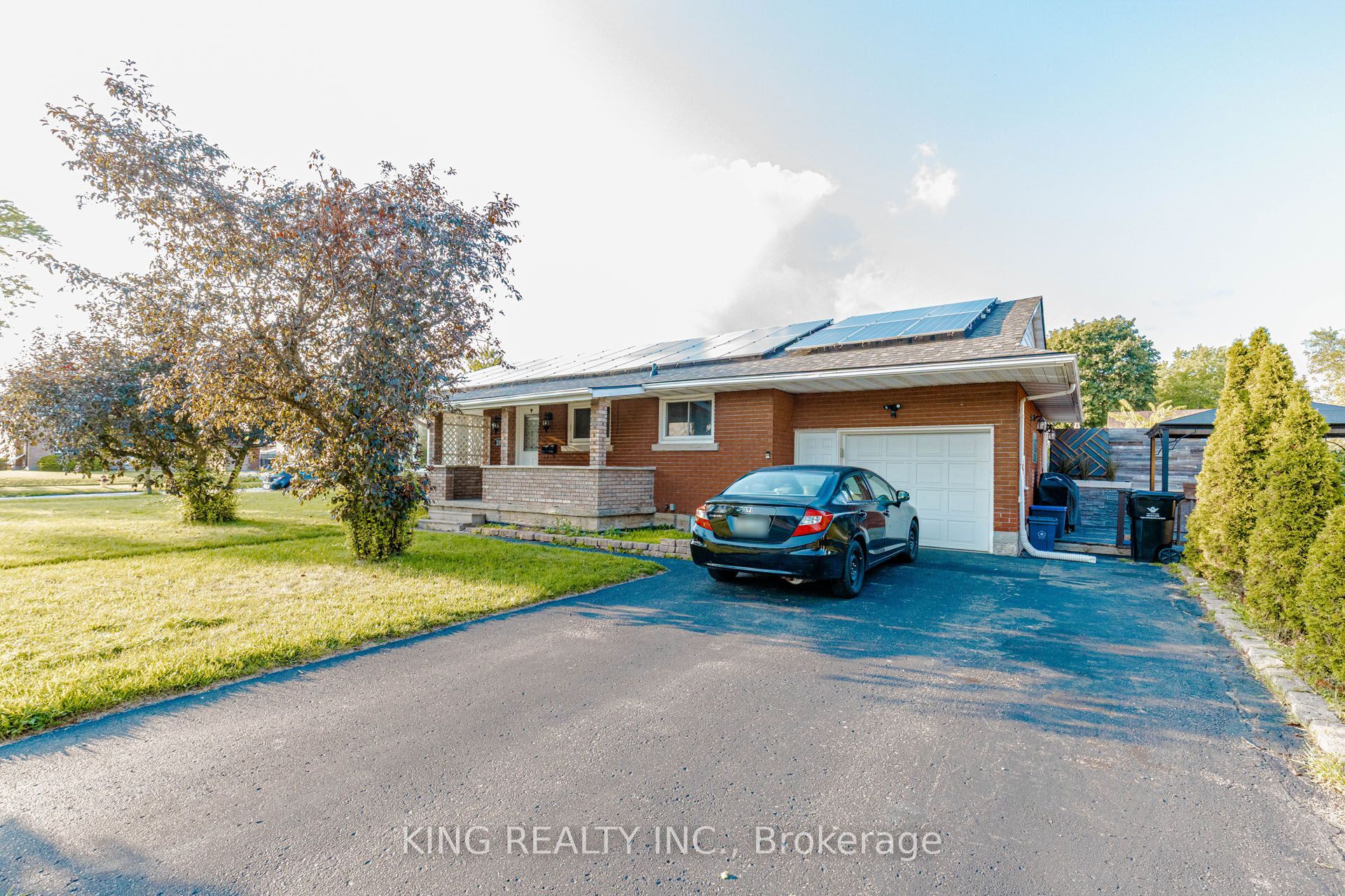 392 Greenfield Avenue Upper, Kitchener, ON N2C 1E5