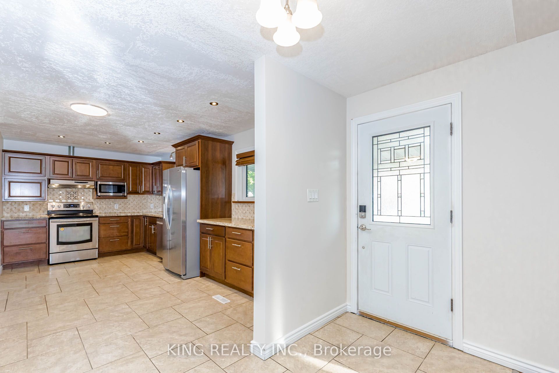392 Greenfield Avenue Upper, Kitchener, ON N2C 1E5 photo 4