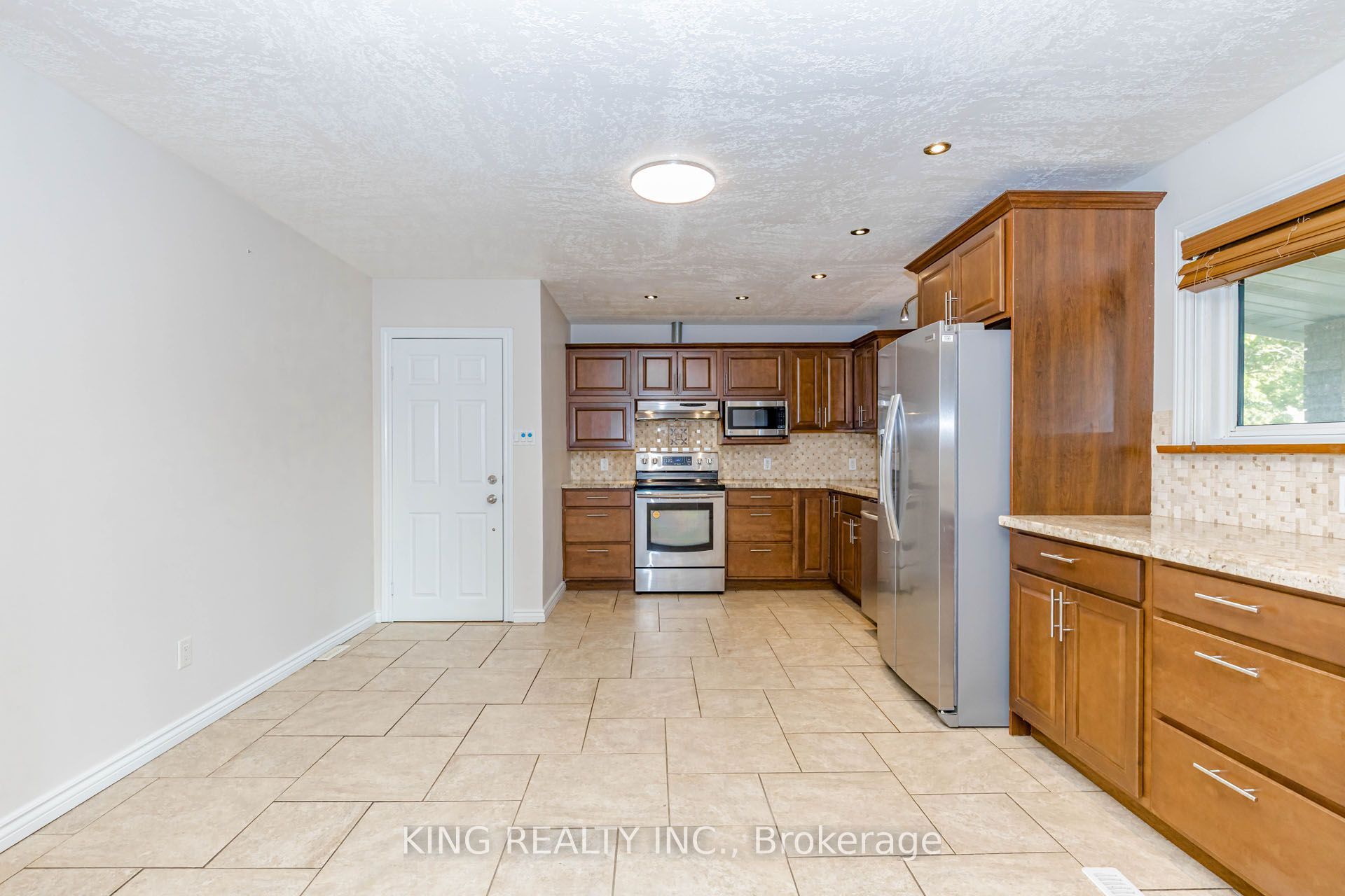 392 Greenfield Avenue Upper, Kitchener, ON N2C 1E5 photo 5